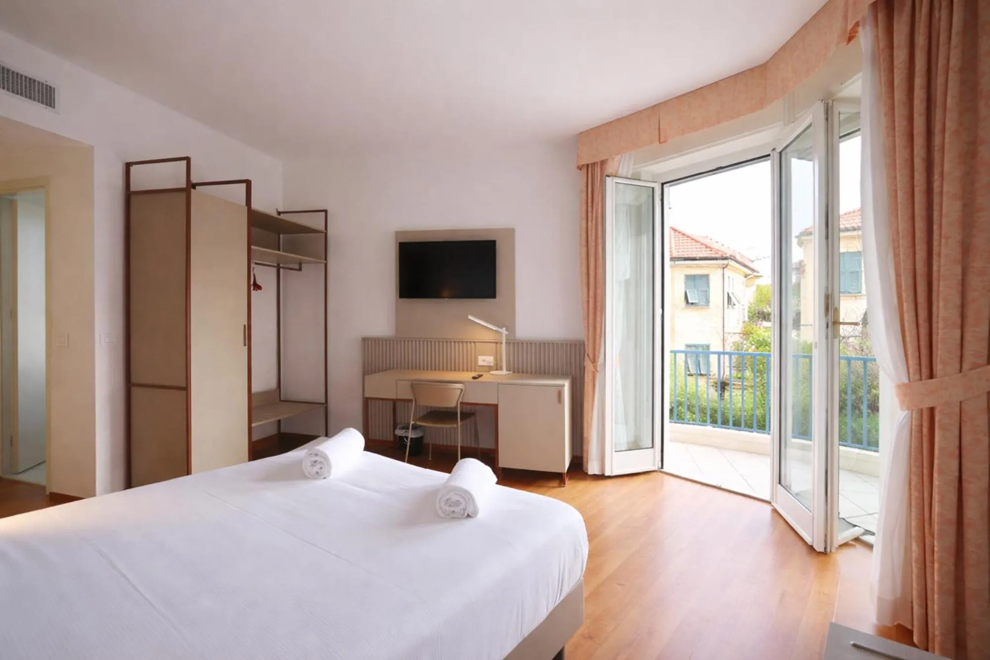 Bed in LVG Hotel Collection - Majestic