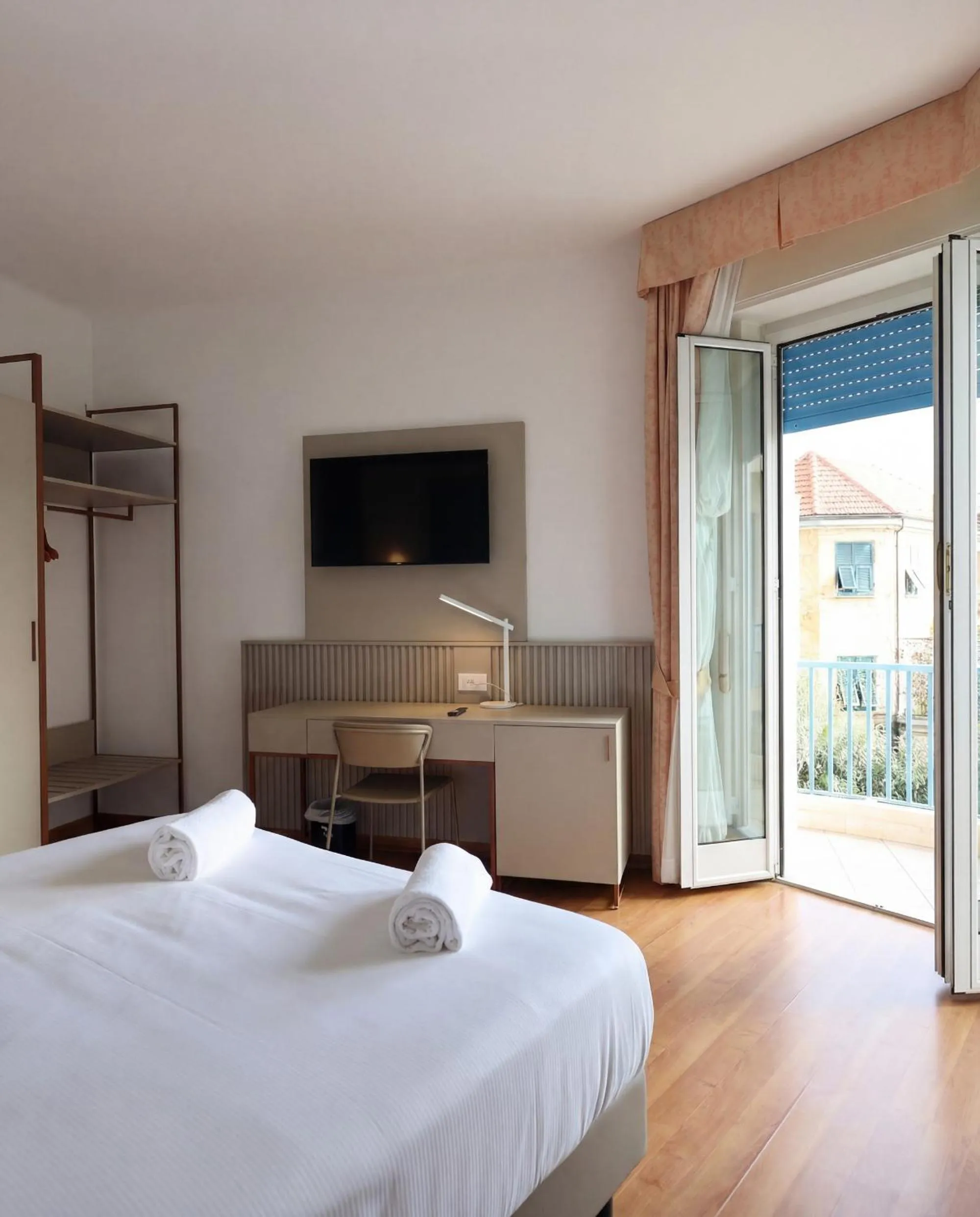 Bed in LVG Hotel Collection - Majestic