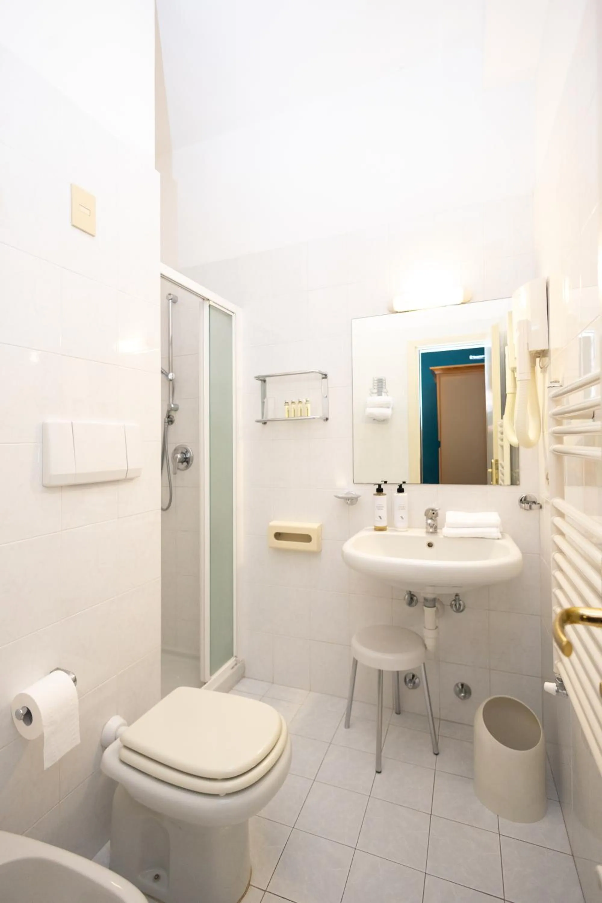 Shower in LVG Hotel Collection - Majestic