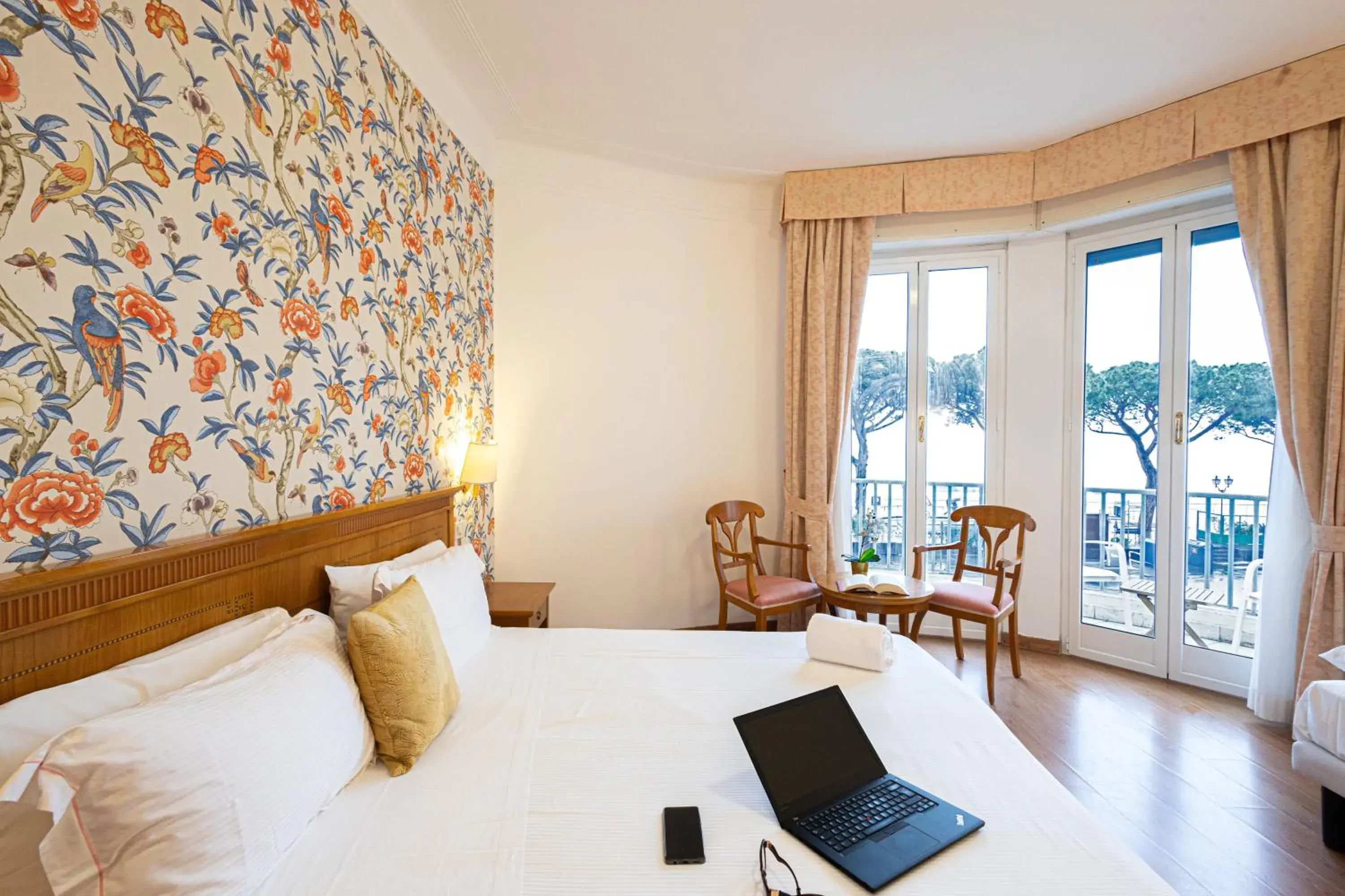 Deluxe Junior Suite in Hotel Majestic by LVG Hotel Collection Deluxe Junior Suite in Hotel Majestic by LVG Hotel Collection