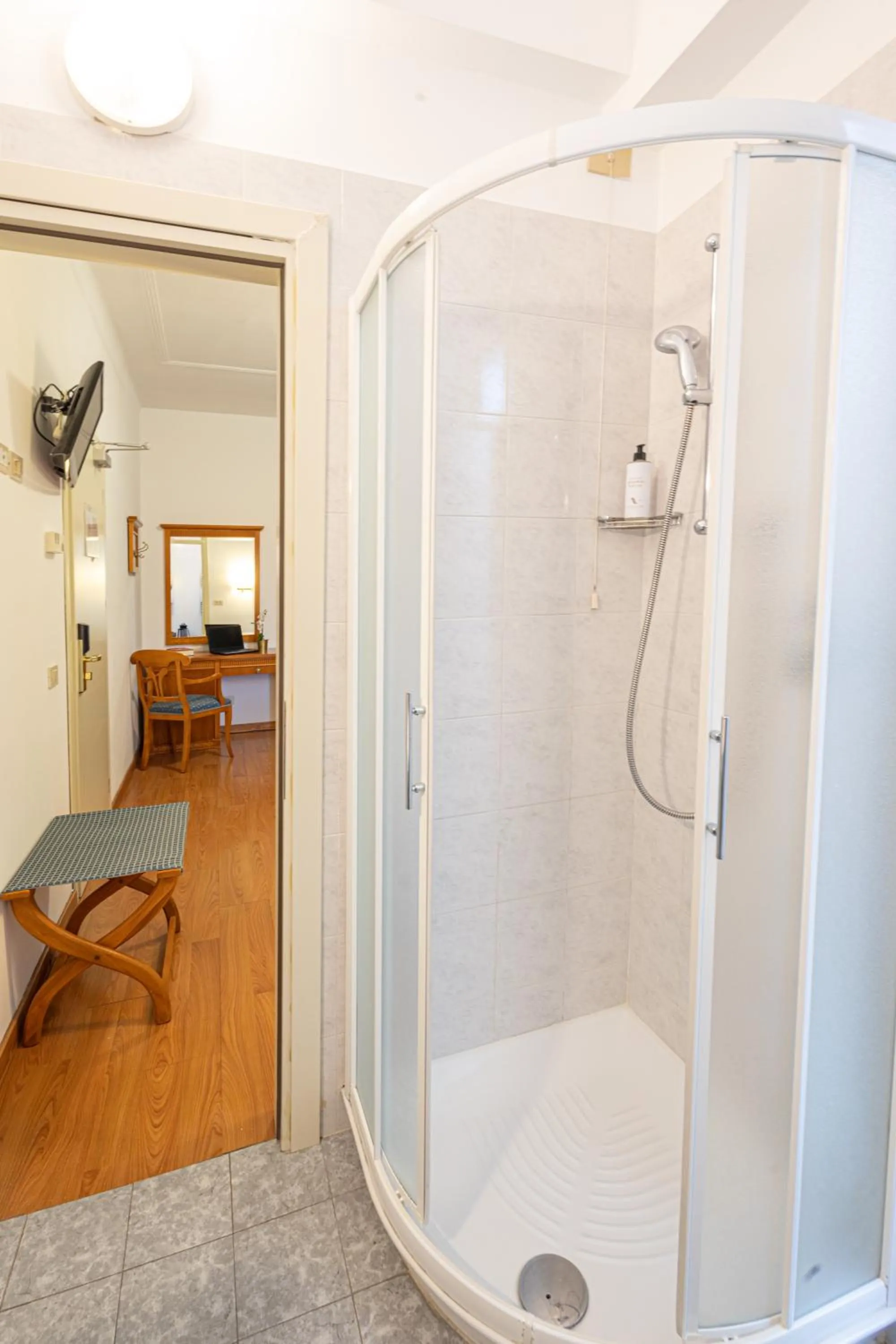 Shower in LVG Hotel Collection - Majestic