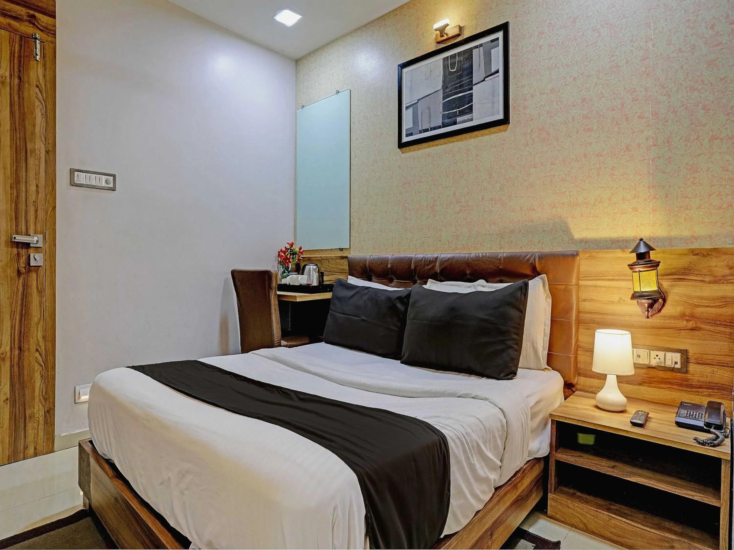 Bedroom, Bed in Hotel O Blue Inn Residence Near R City Mall