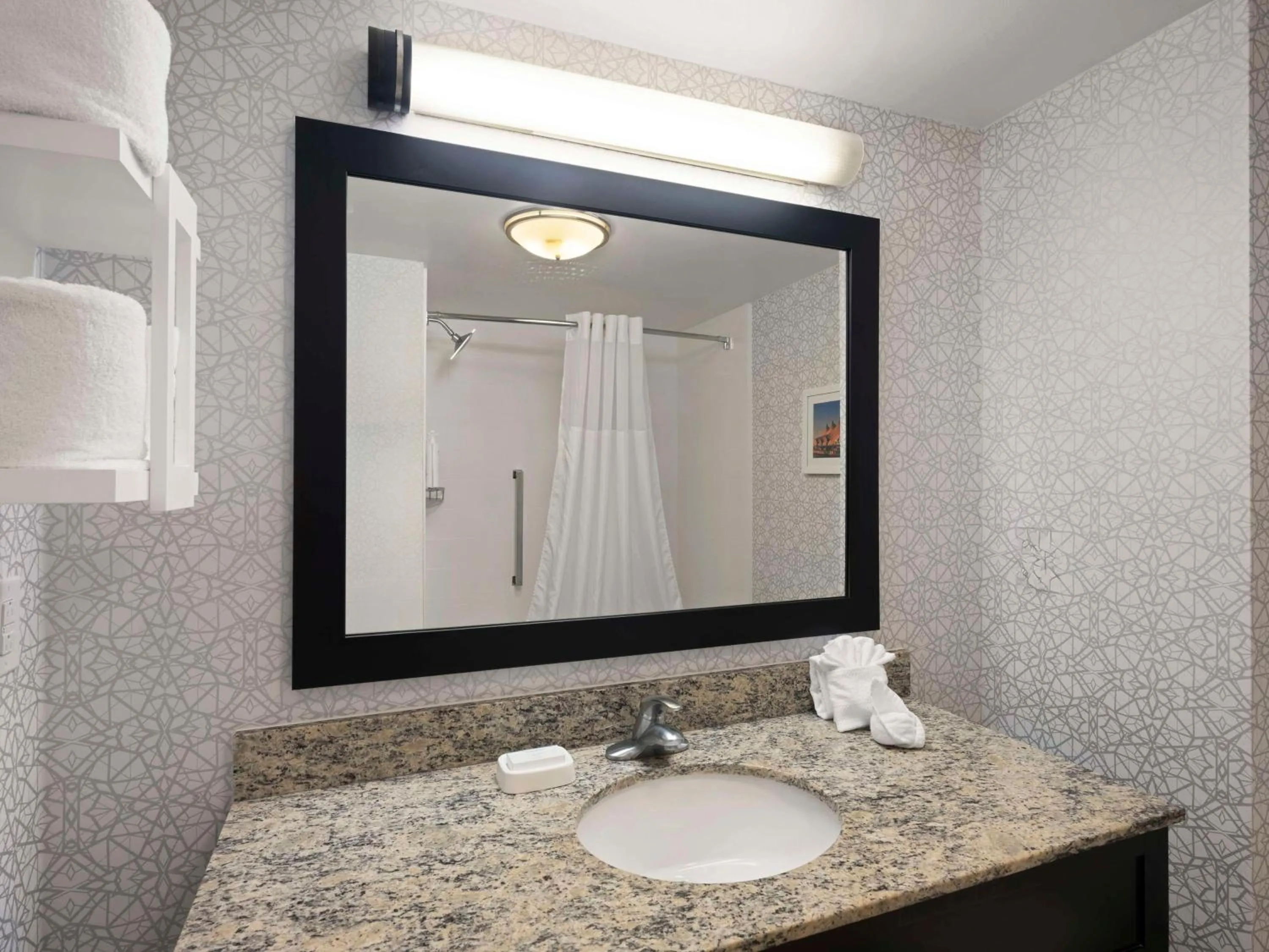 Bathroom in Hampton Inn & Suites Arundel Mills/Baltimore