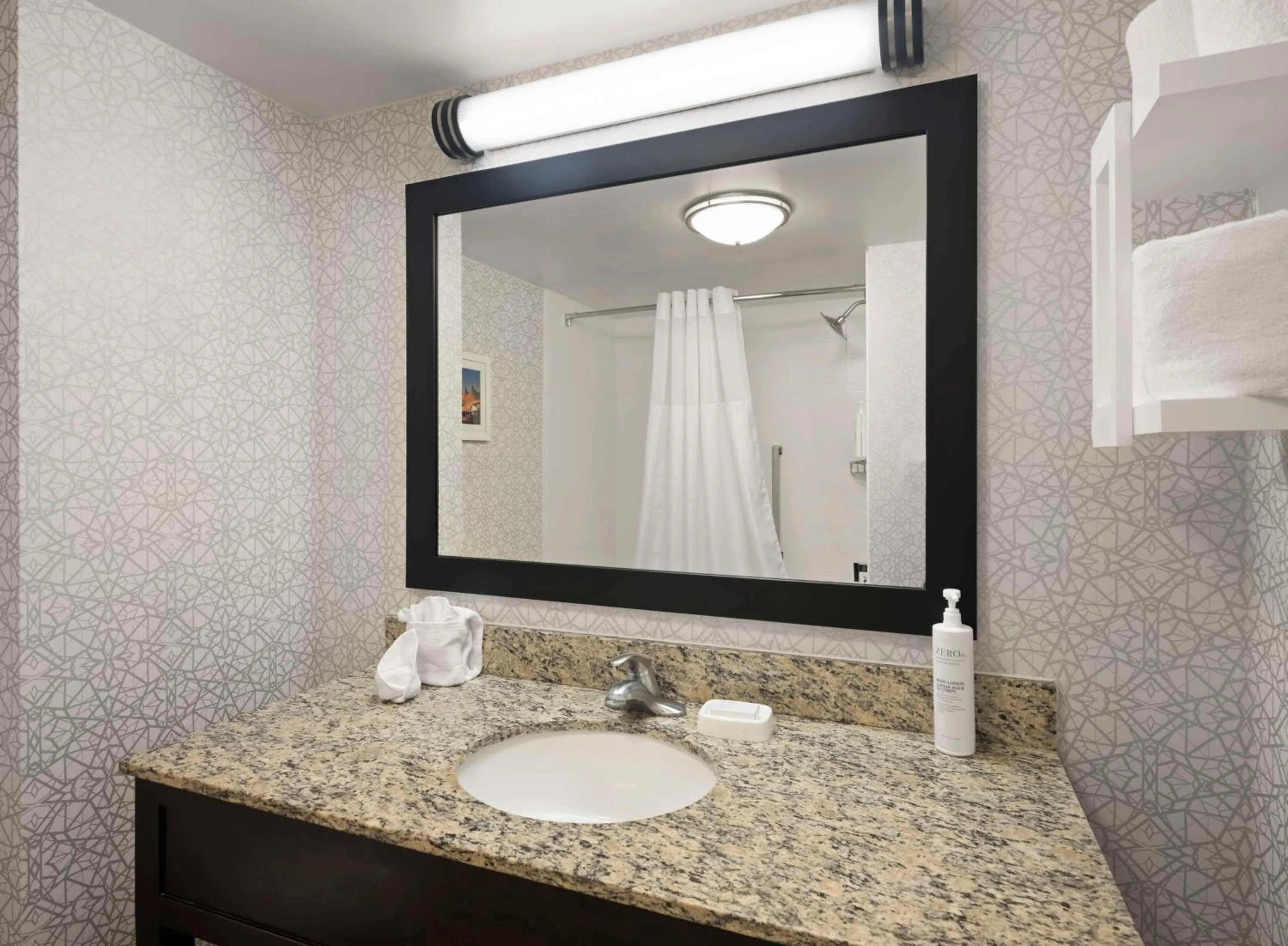 Bathroom in Hampton Inn & Suites Arundel Mills/Baltimore