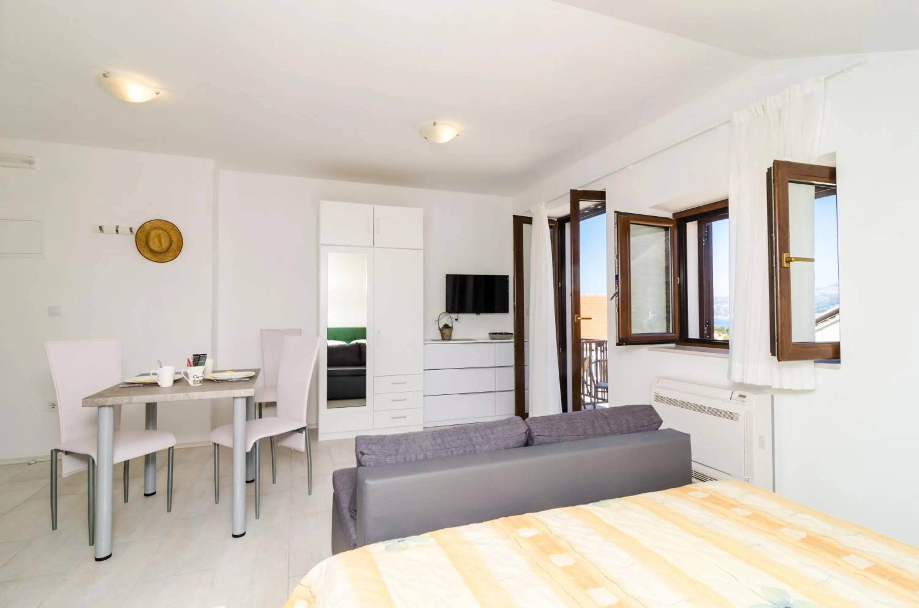 Bed in Cina Apartments