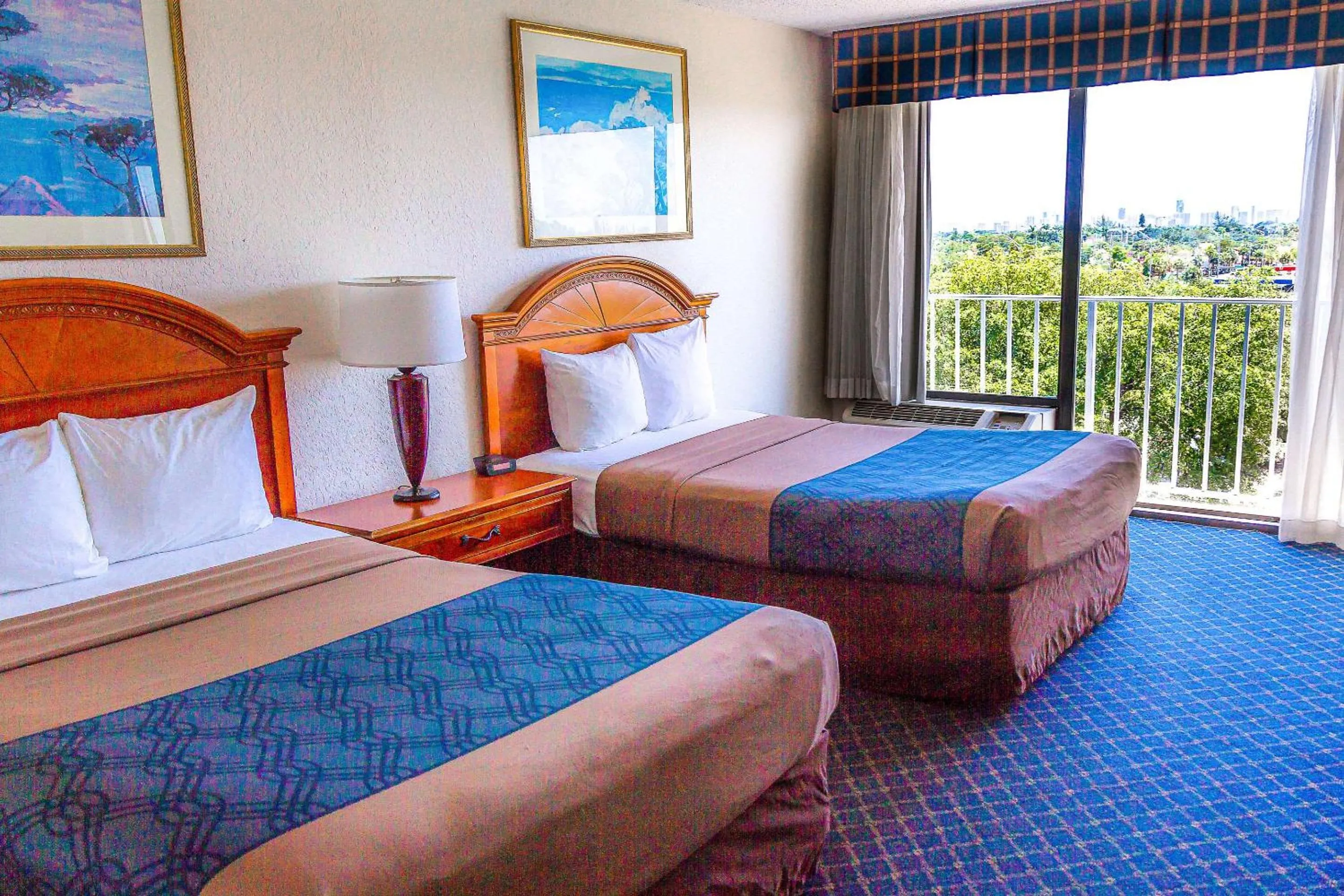 Photo of the whole room, Bed in North Miami Beach Gardens Inn & Suites