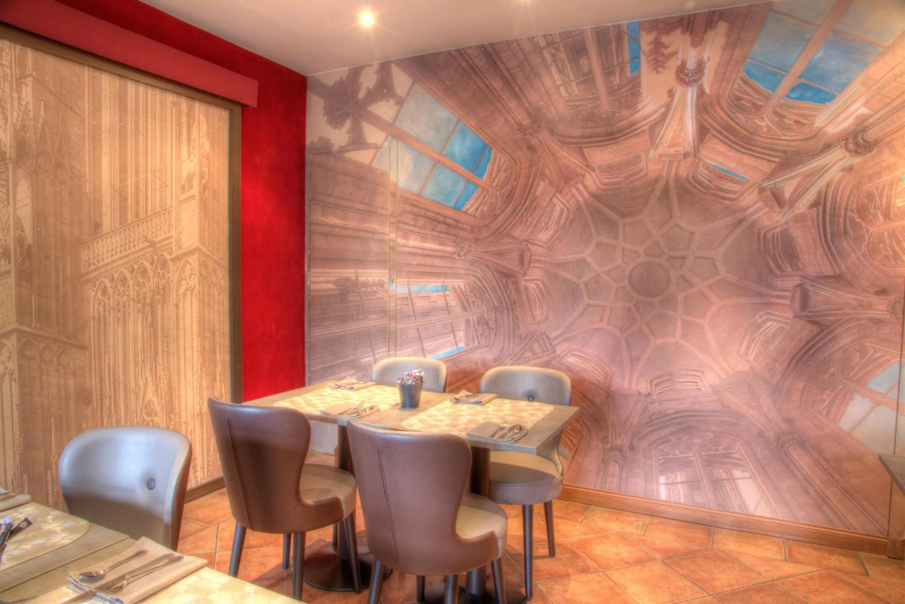 Restaurant/places to eat in Hotel Cathédrale