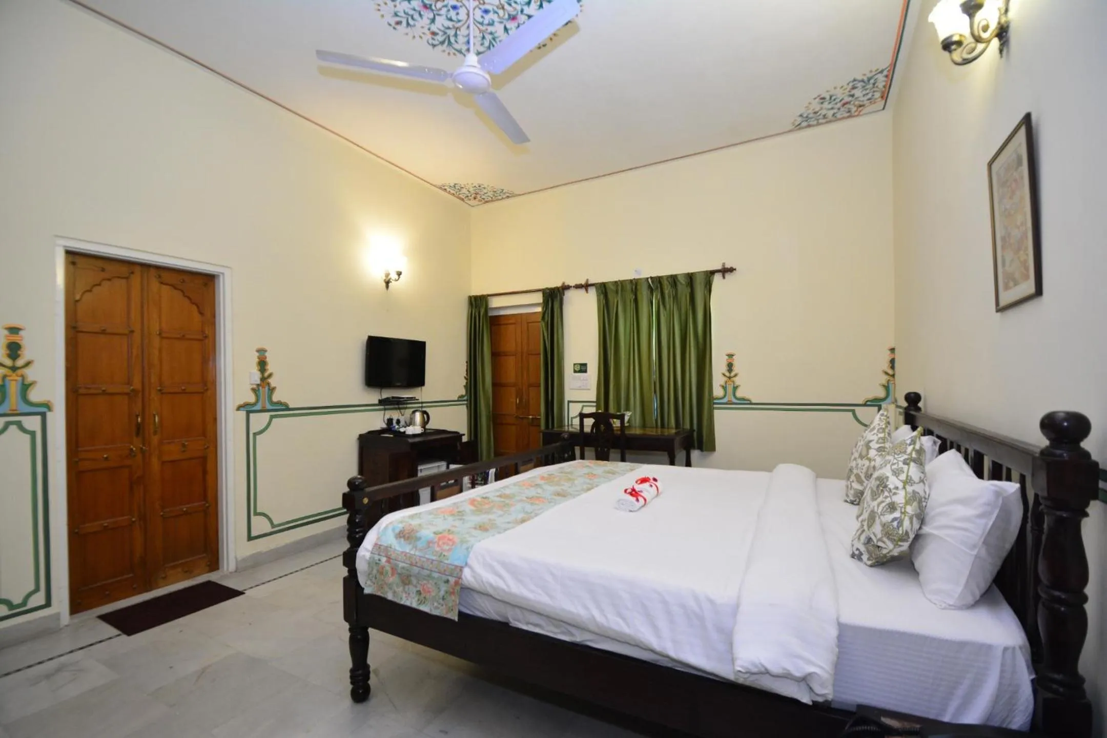 Bed in Mahal Khandela-A Heritage Hotel In Jaipur City Center
