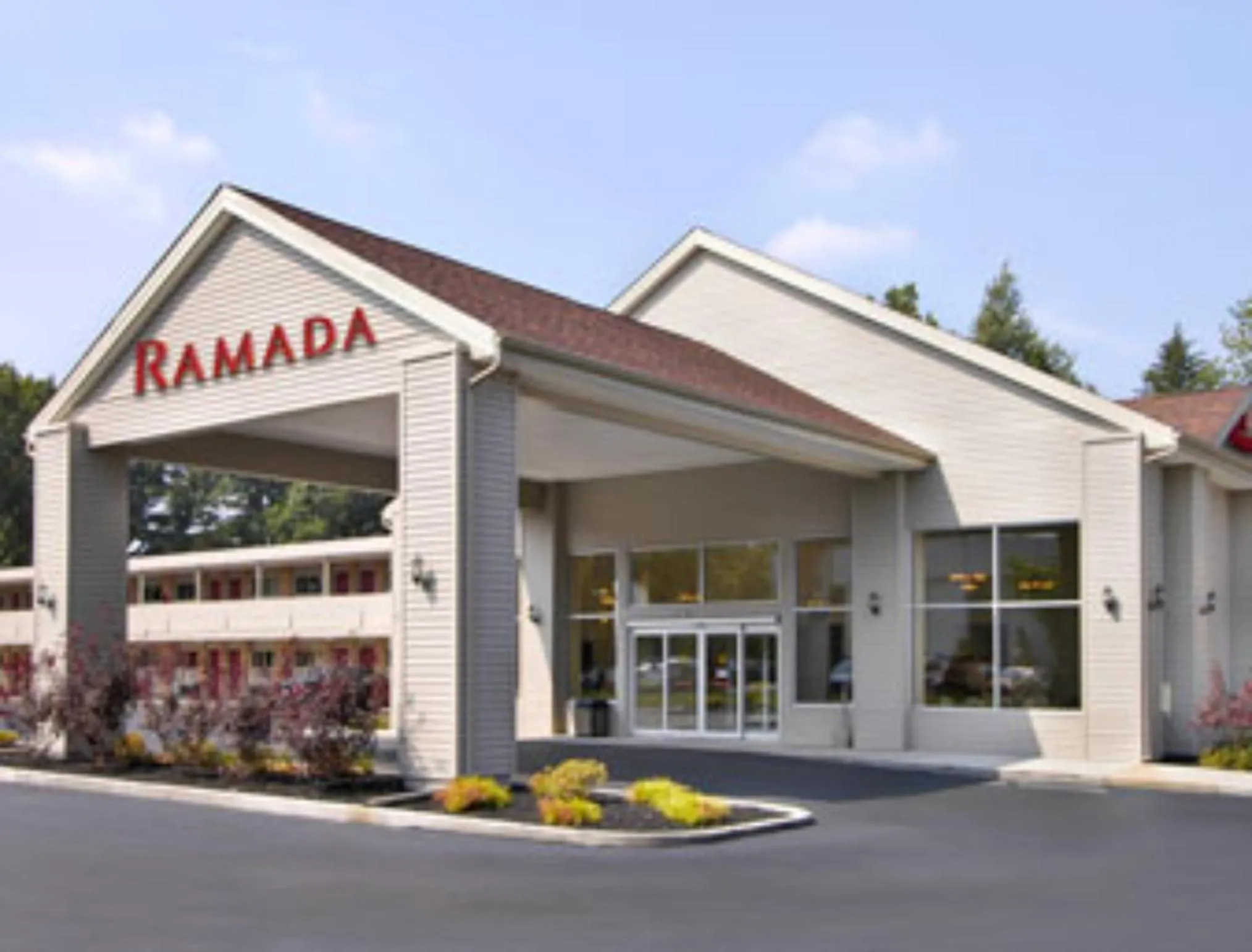 Facade/entrance in Ramada by Wyndham Cleveland Airport West