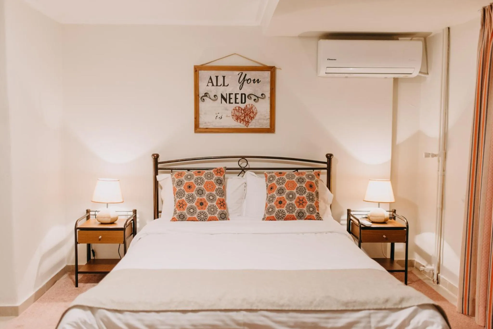 Bed in BEST HOUSE, CENTRAL APRTM., AGIOU NIKOLAOU, PATRA