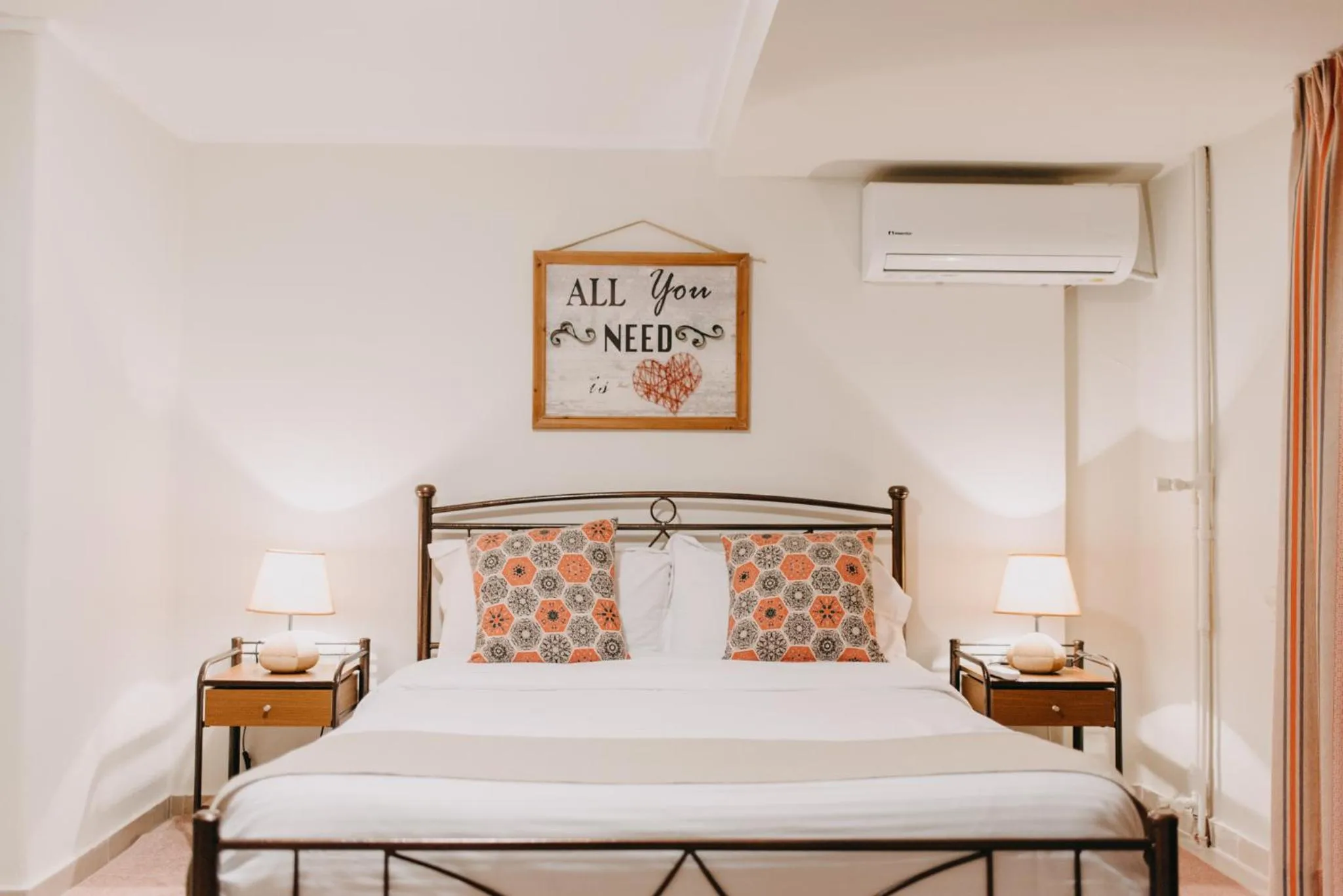 Bed in BEST HOUSE, CENTRAL APRTM., AGIOU NIKOLAOU, PATRA