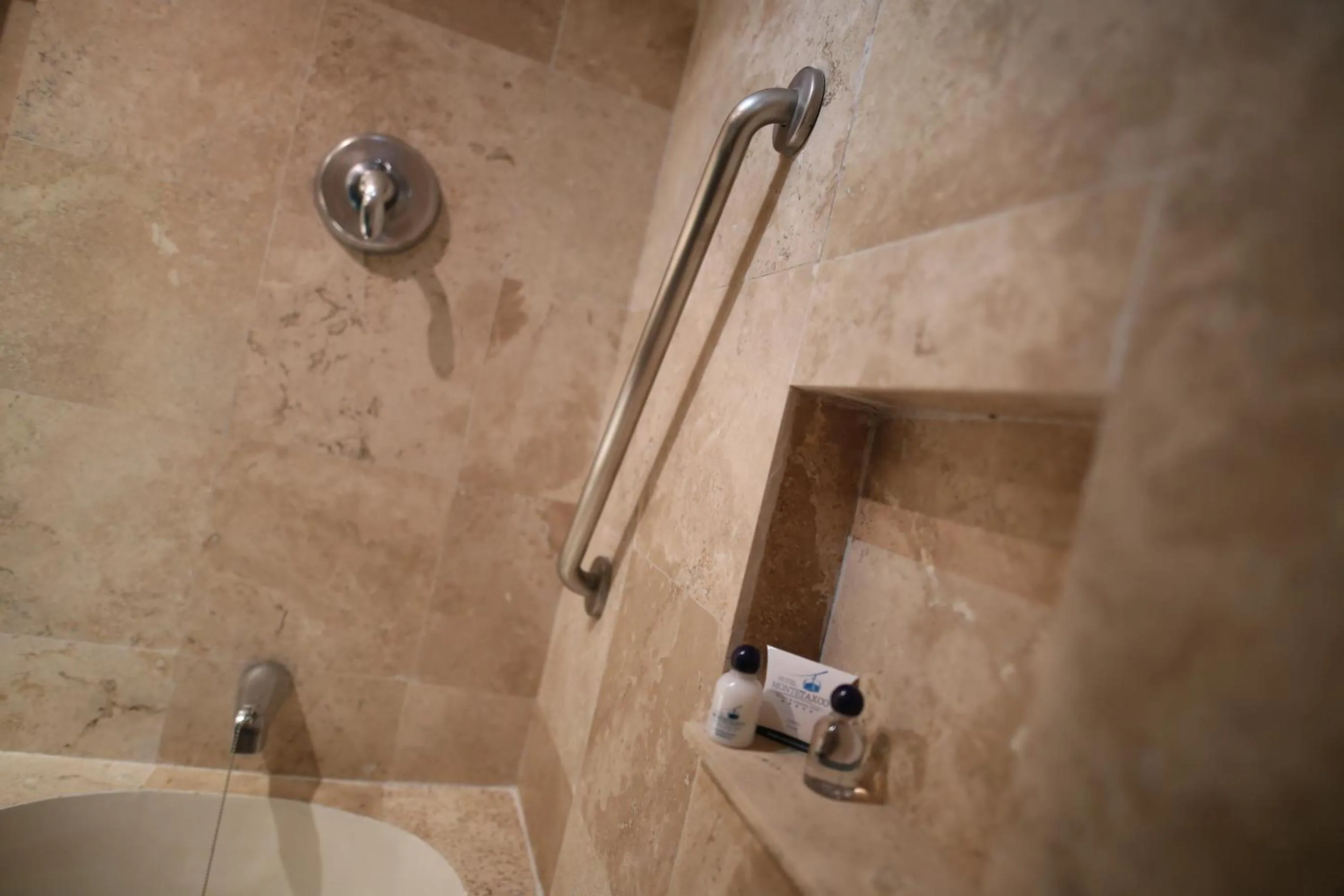 Bathroom in Hotel Montetaxco