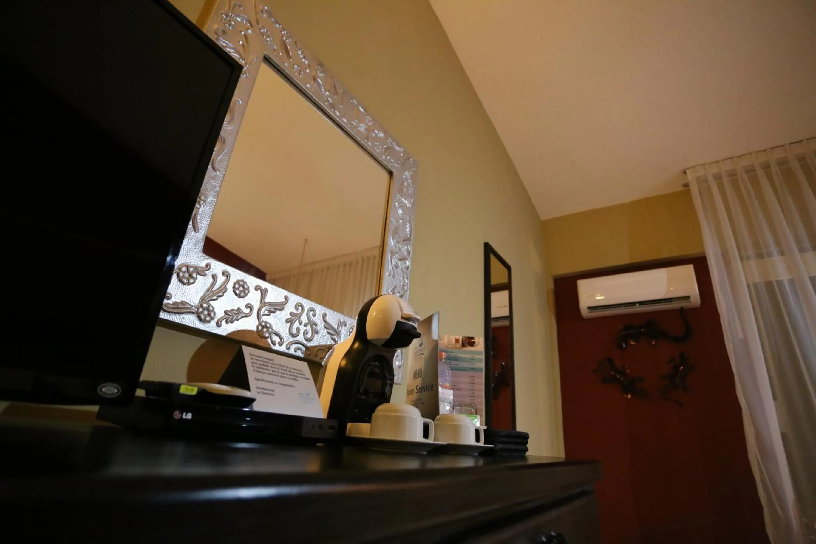 Coffee/tea facilities in Hotel Montetaxco