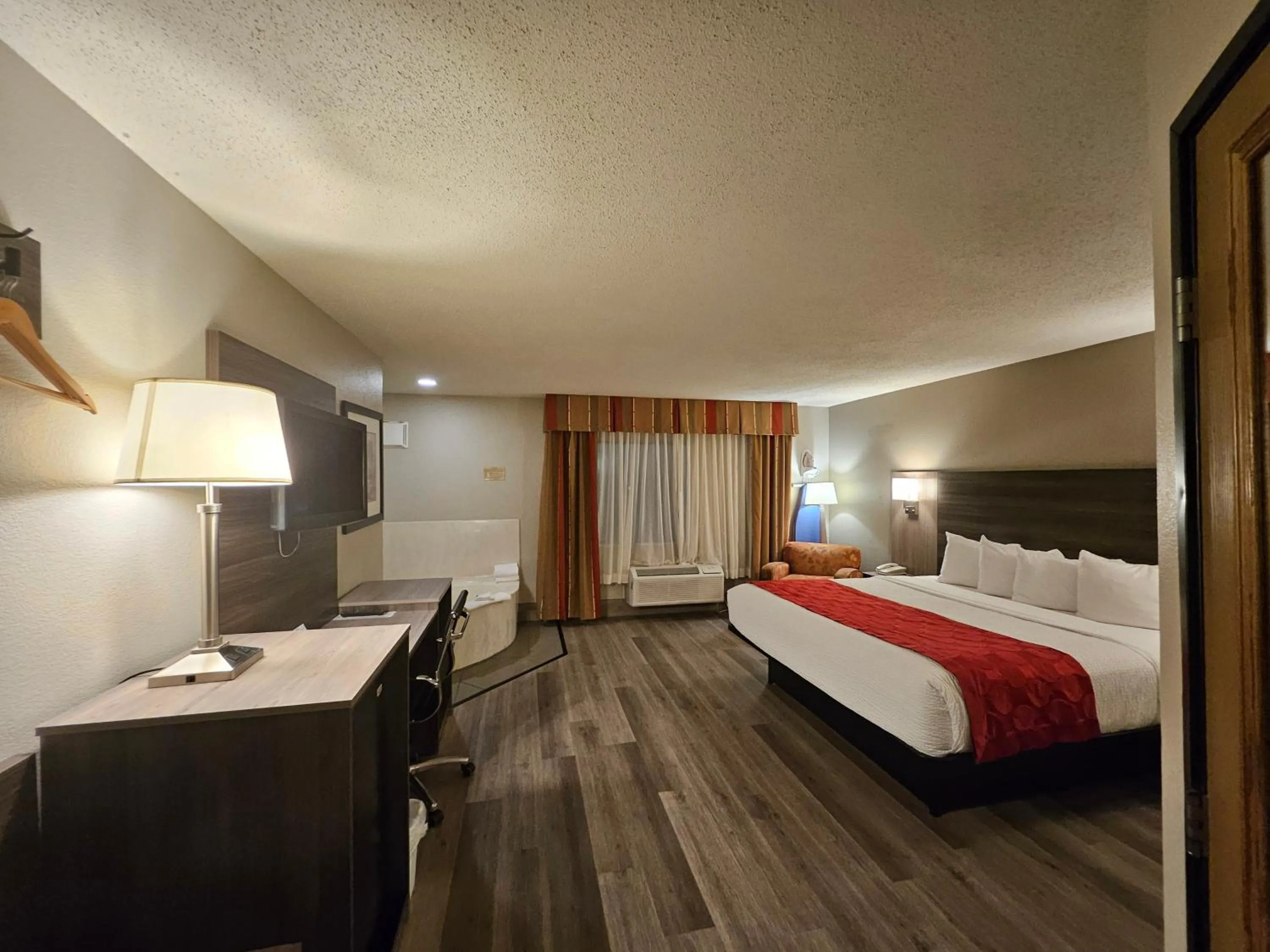 Bed in Ramada by Wyndham Platte City KCI Airport
