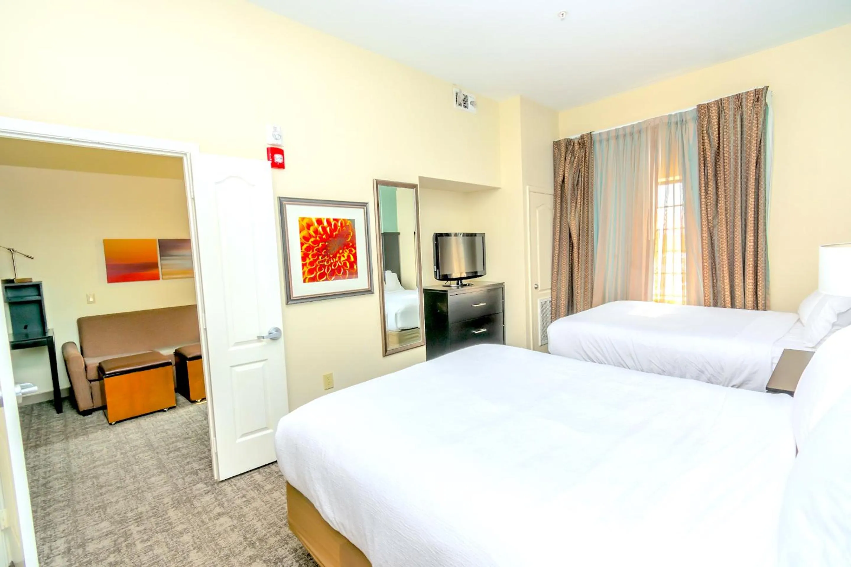 Bed in Staybridge Suites Houston - IAH Airport by IHG