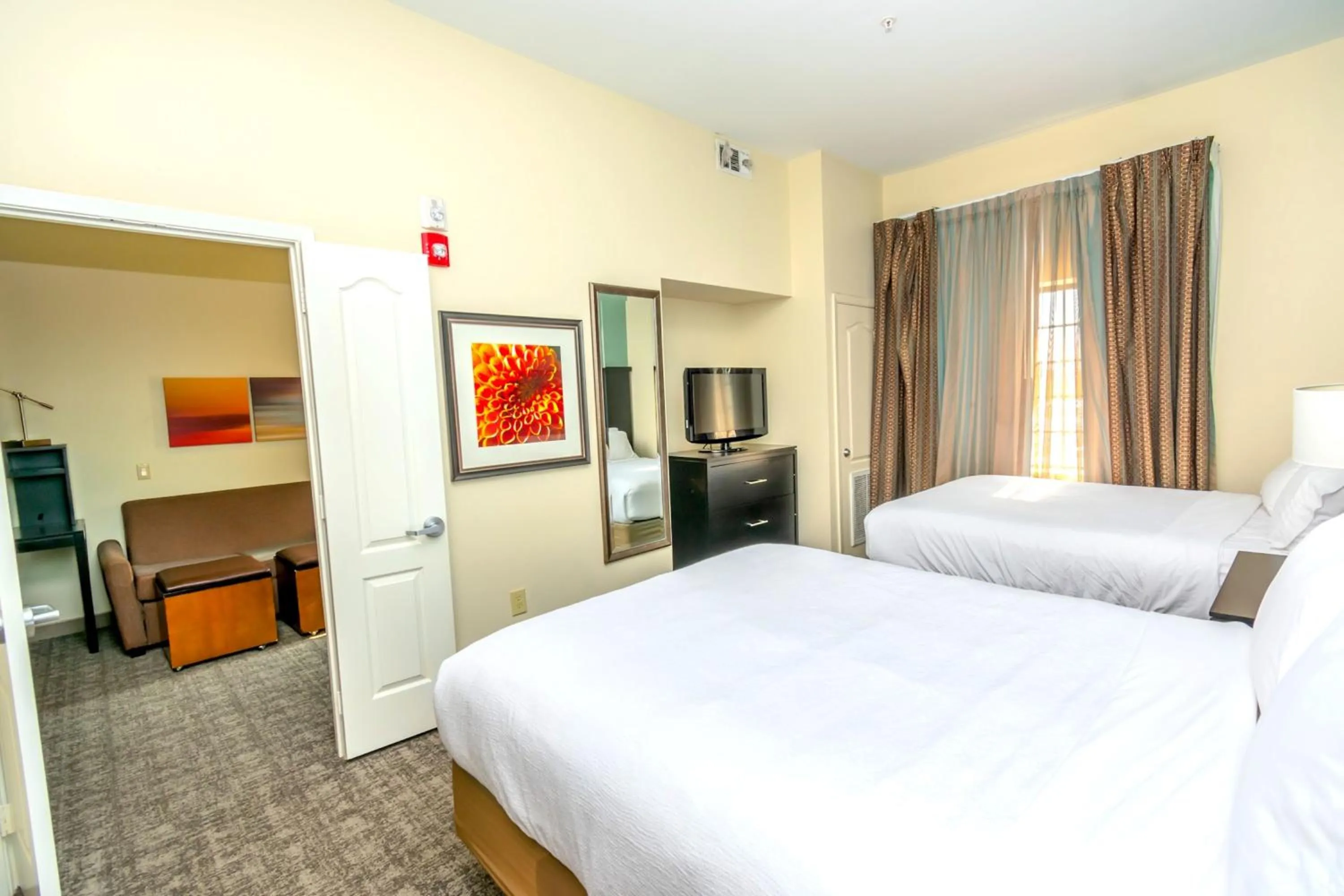 Photo of the whole room, Bed in Staybridge Suites Houston - IAH Airport by IHG