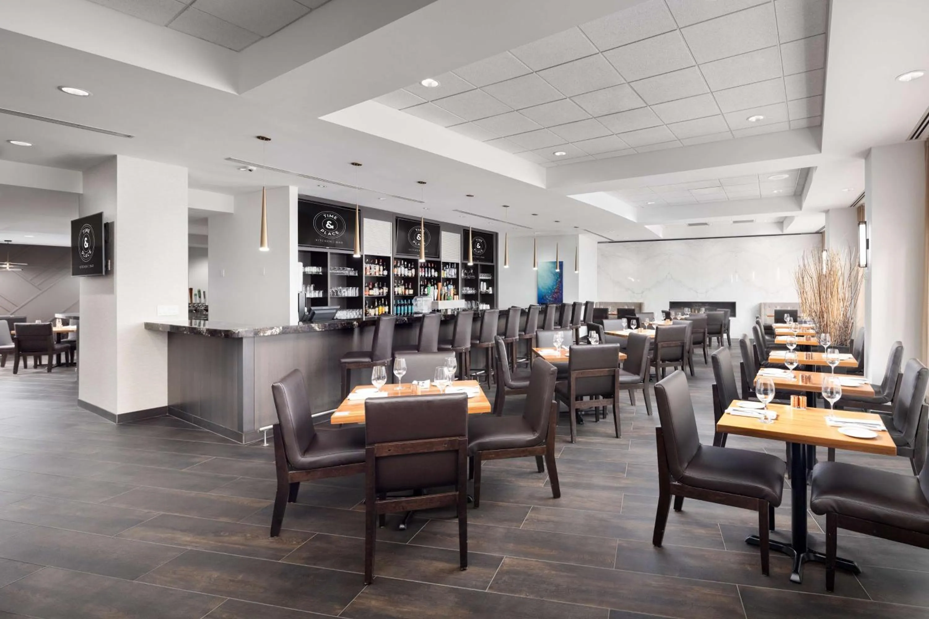 Lounge or bar in Hilton Vancouver Metrotown