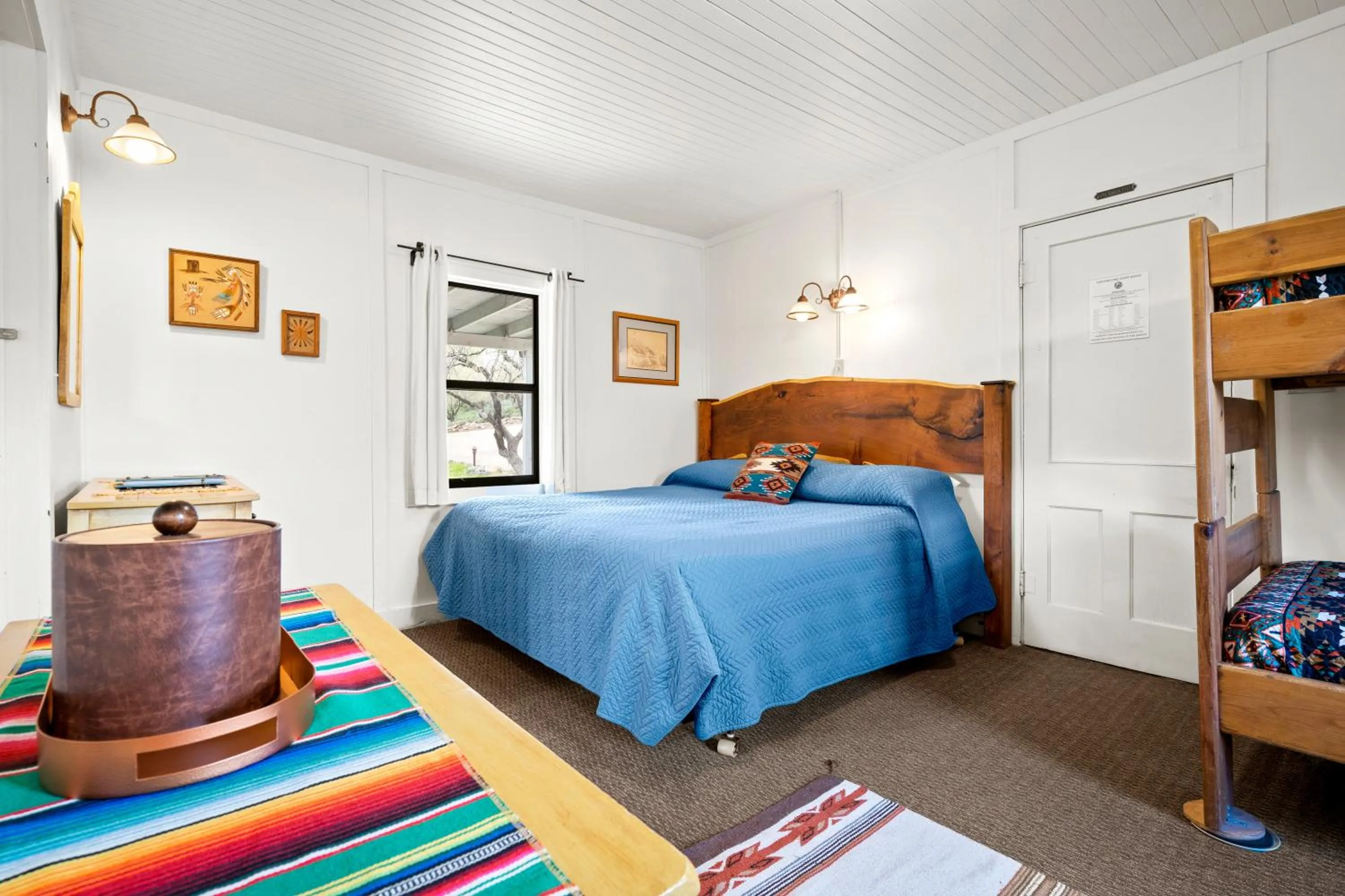 Bed in Saguaro Lake Ranch