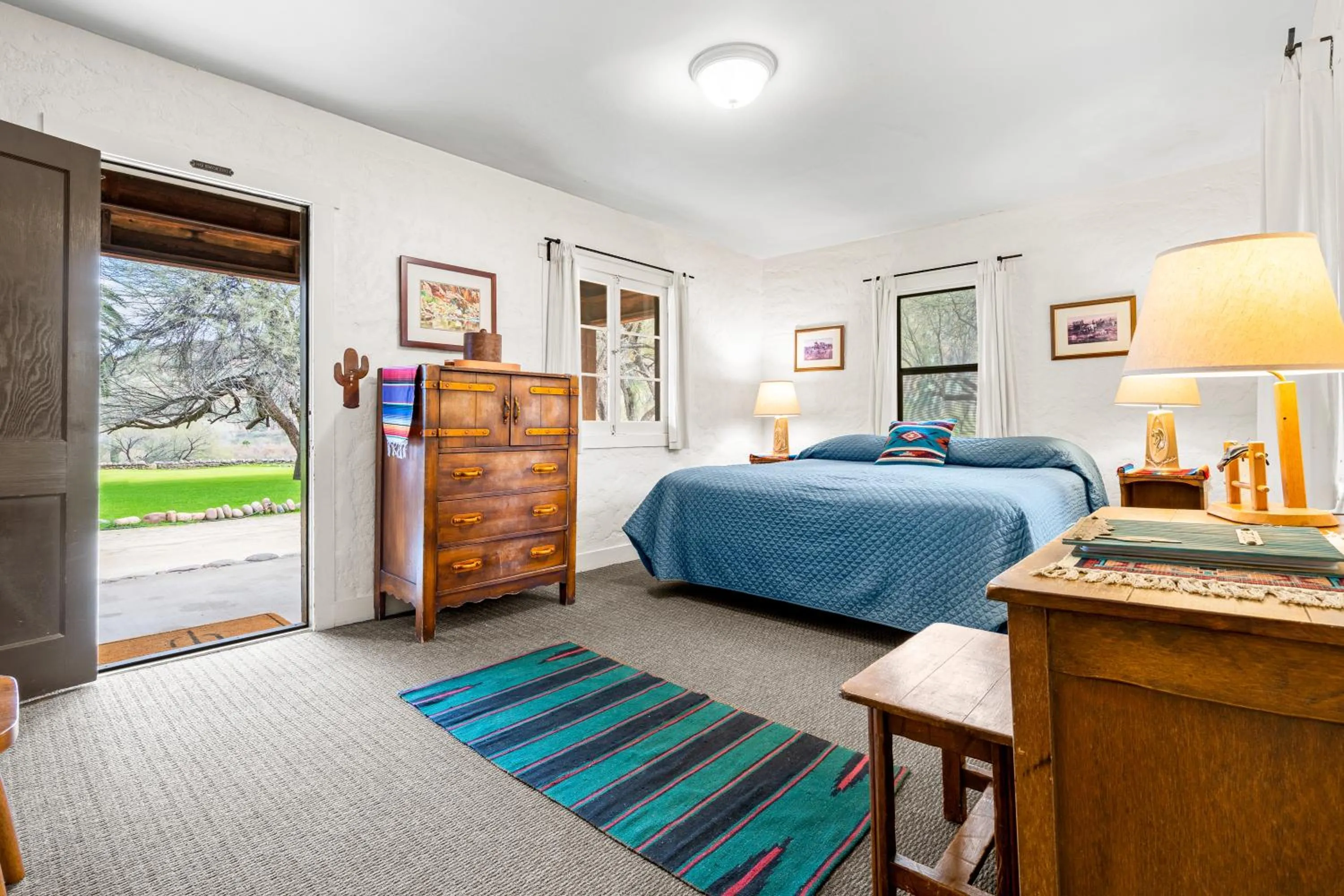 Bed in Saguaro Lake Ranch
