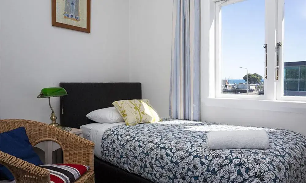 Single Room with Shared Bathroom in Moana Lodge Single Room with Shared Bathroom in Moana Lodge