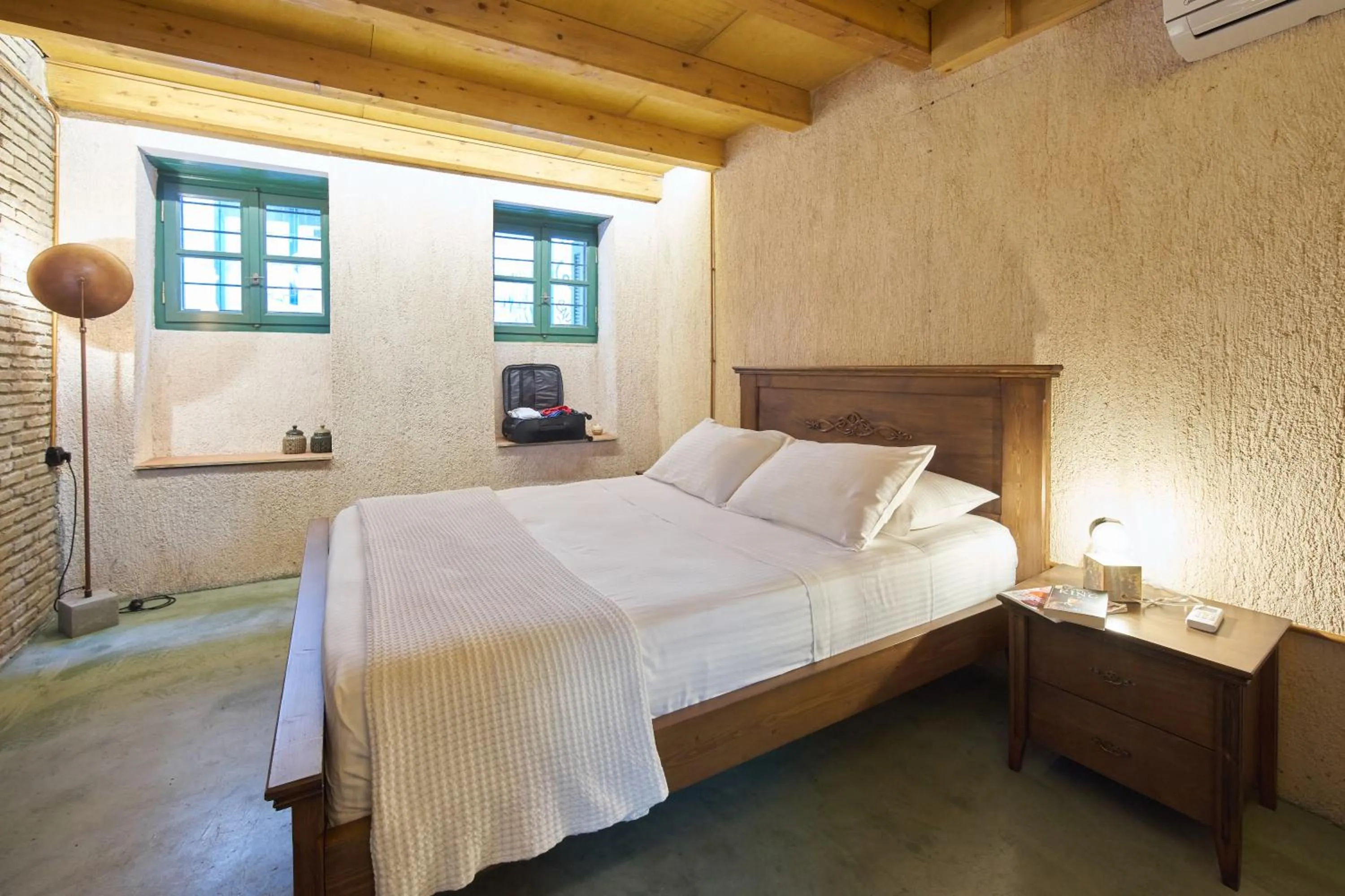 Bed in Athenian Residences