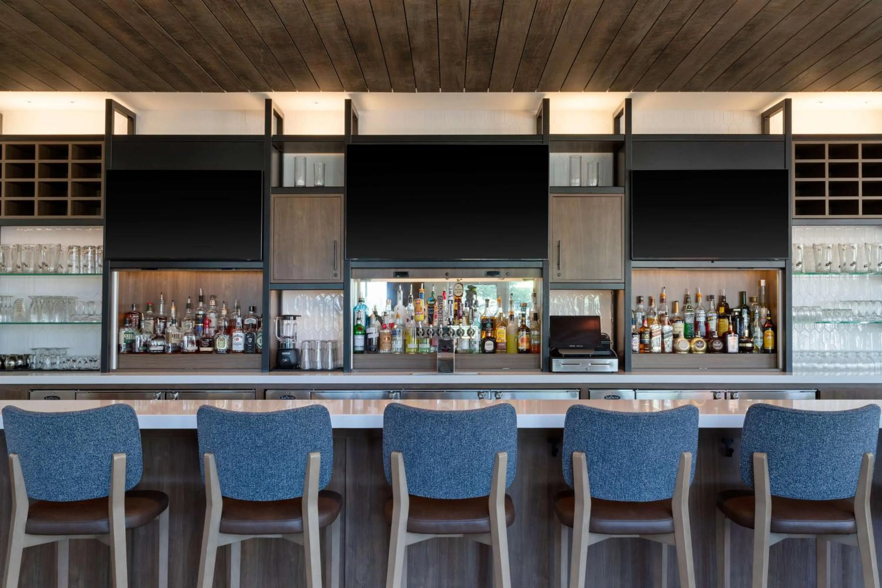 Restaurant/places to eat in Hilton Garden Inn Chesterton