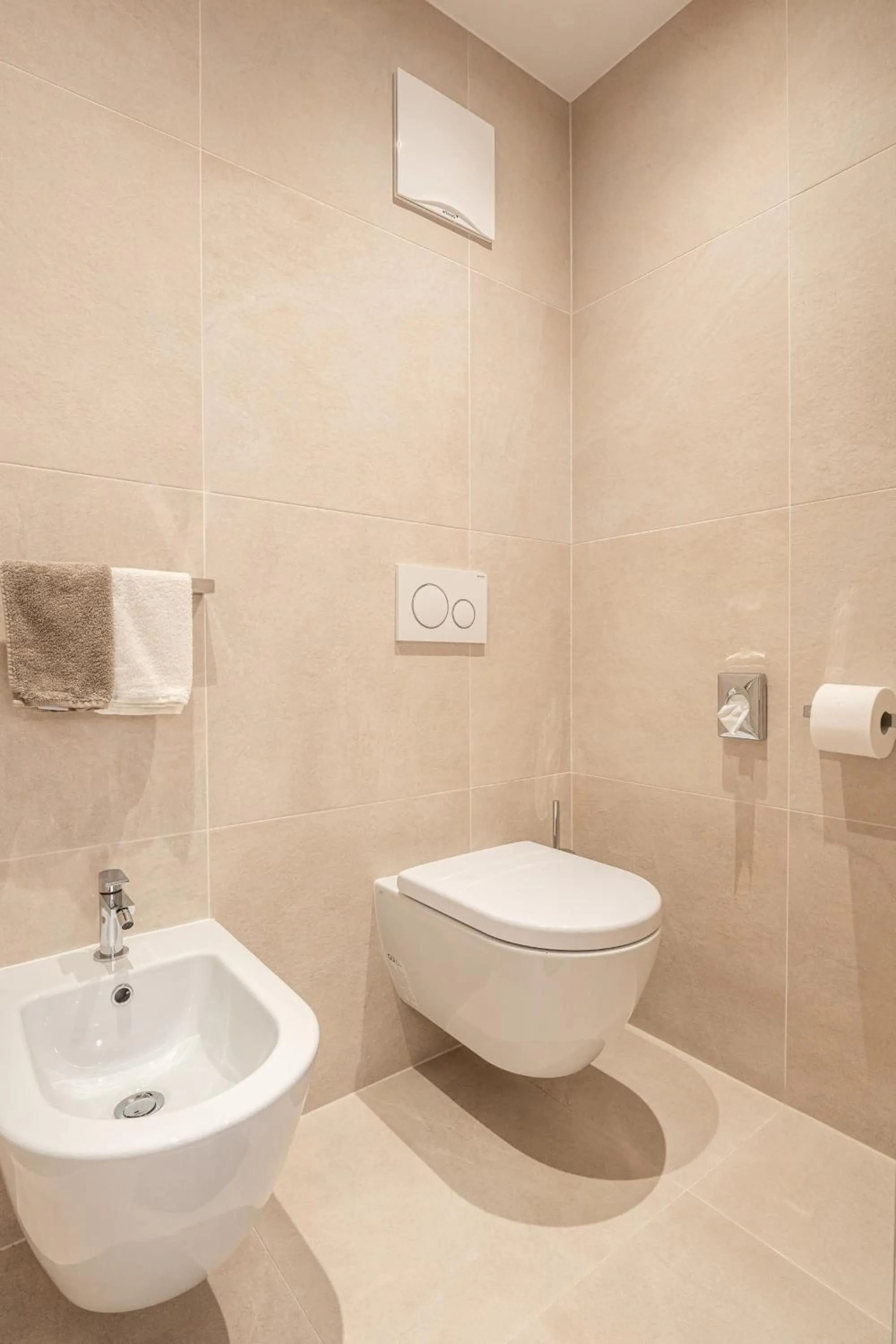 Toilet in Arya Alpine Lodge