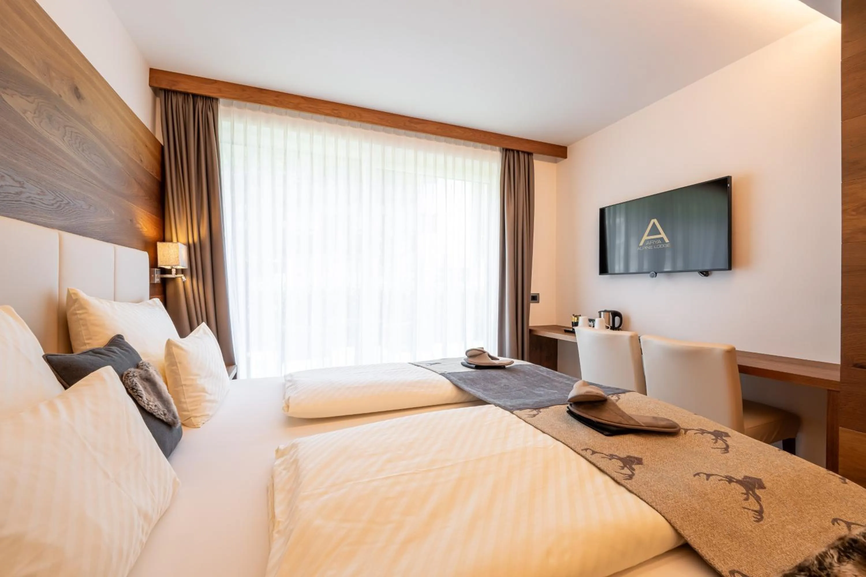 Bedroom, Bed in Arya Alpine Lodge