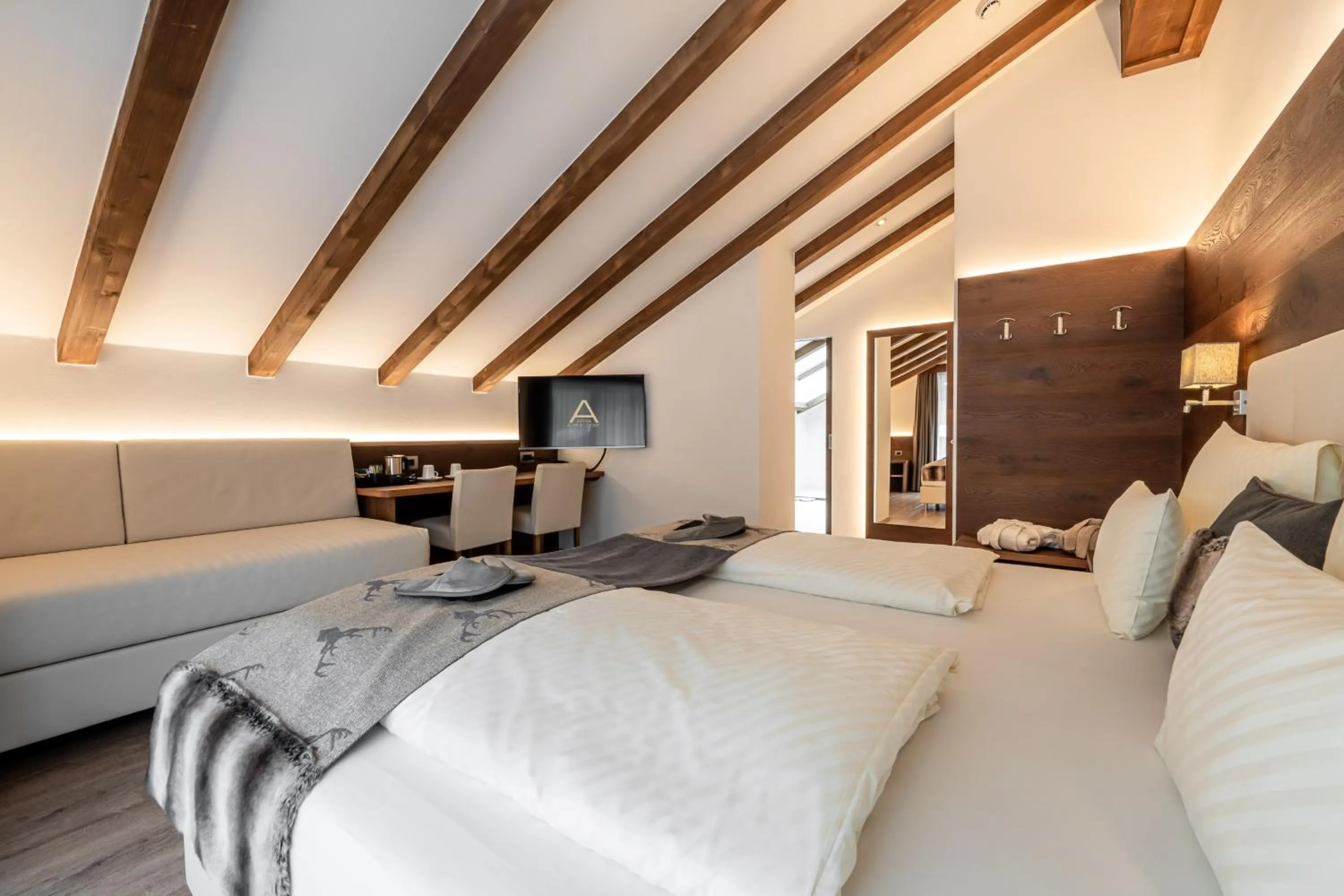 Bed in Arya Alpine Lodge