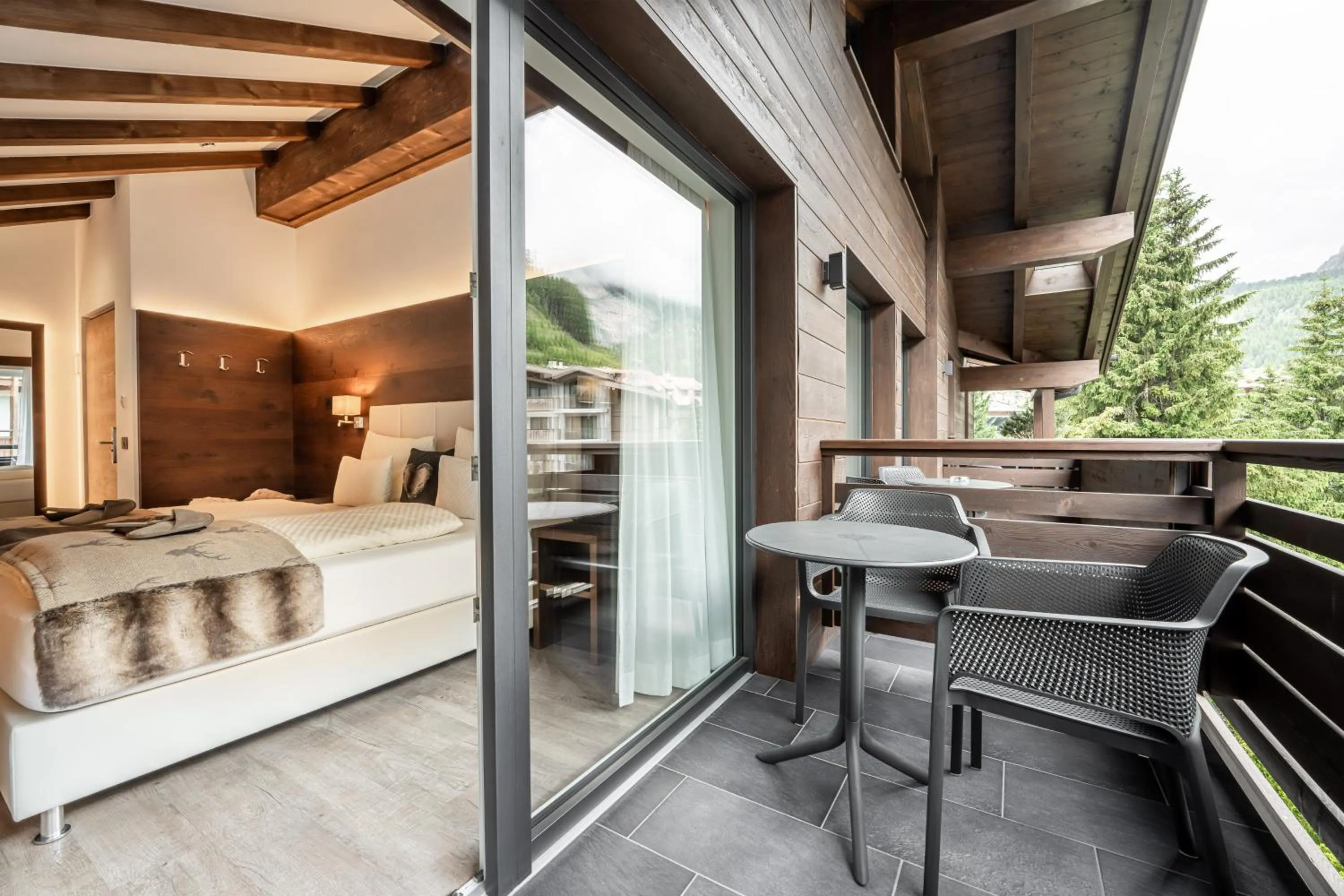 View (from property/room), Bed in Arya Alpine Lodge