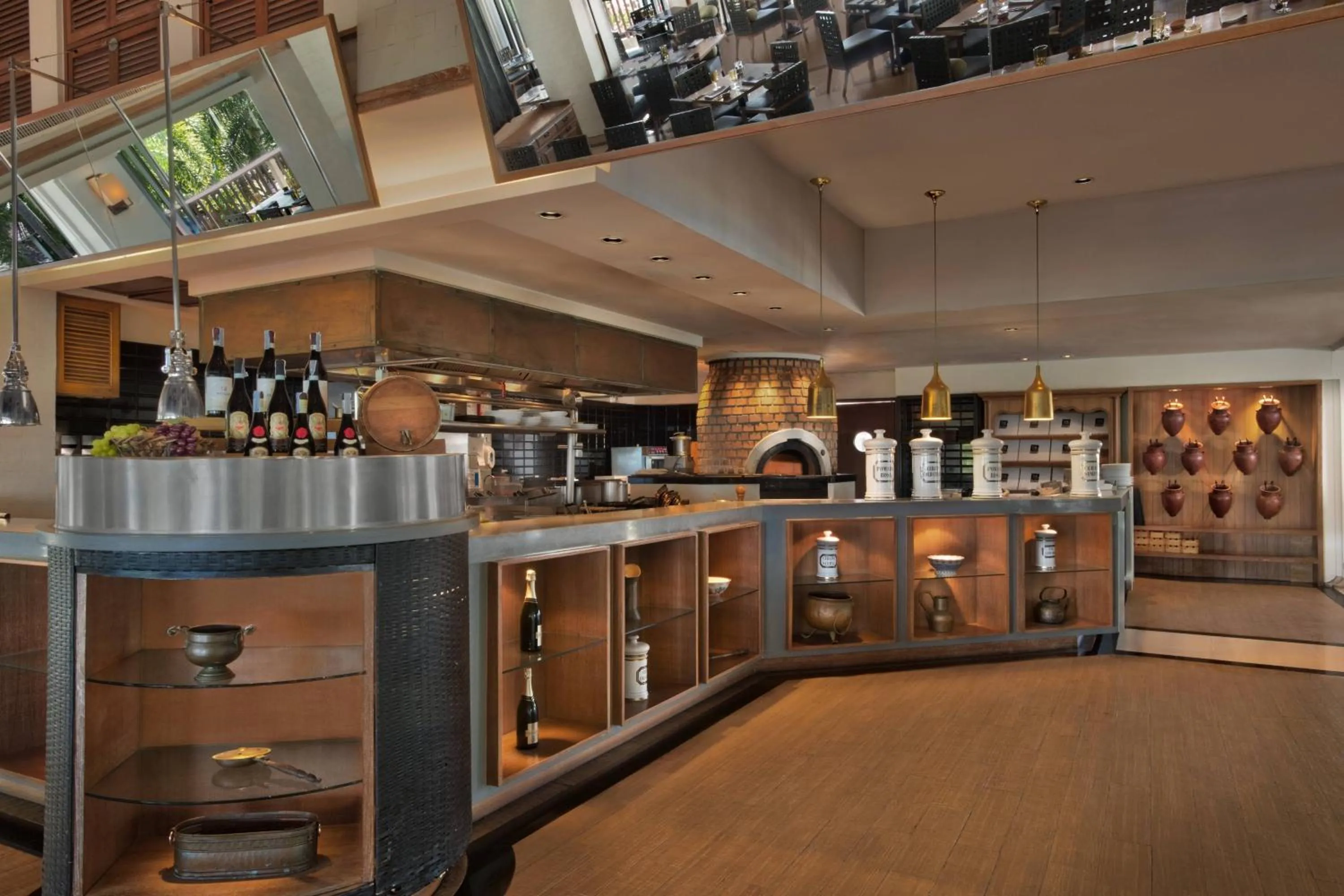 Restaurant/places to eat in Marriott's Phuket Beach Club