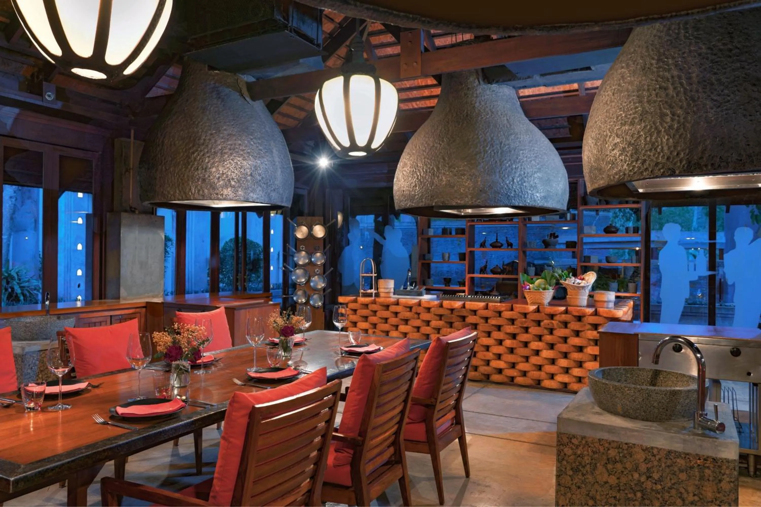 Restaurant/places to eat in Marriott's Phuket Beach Club