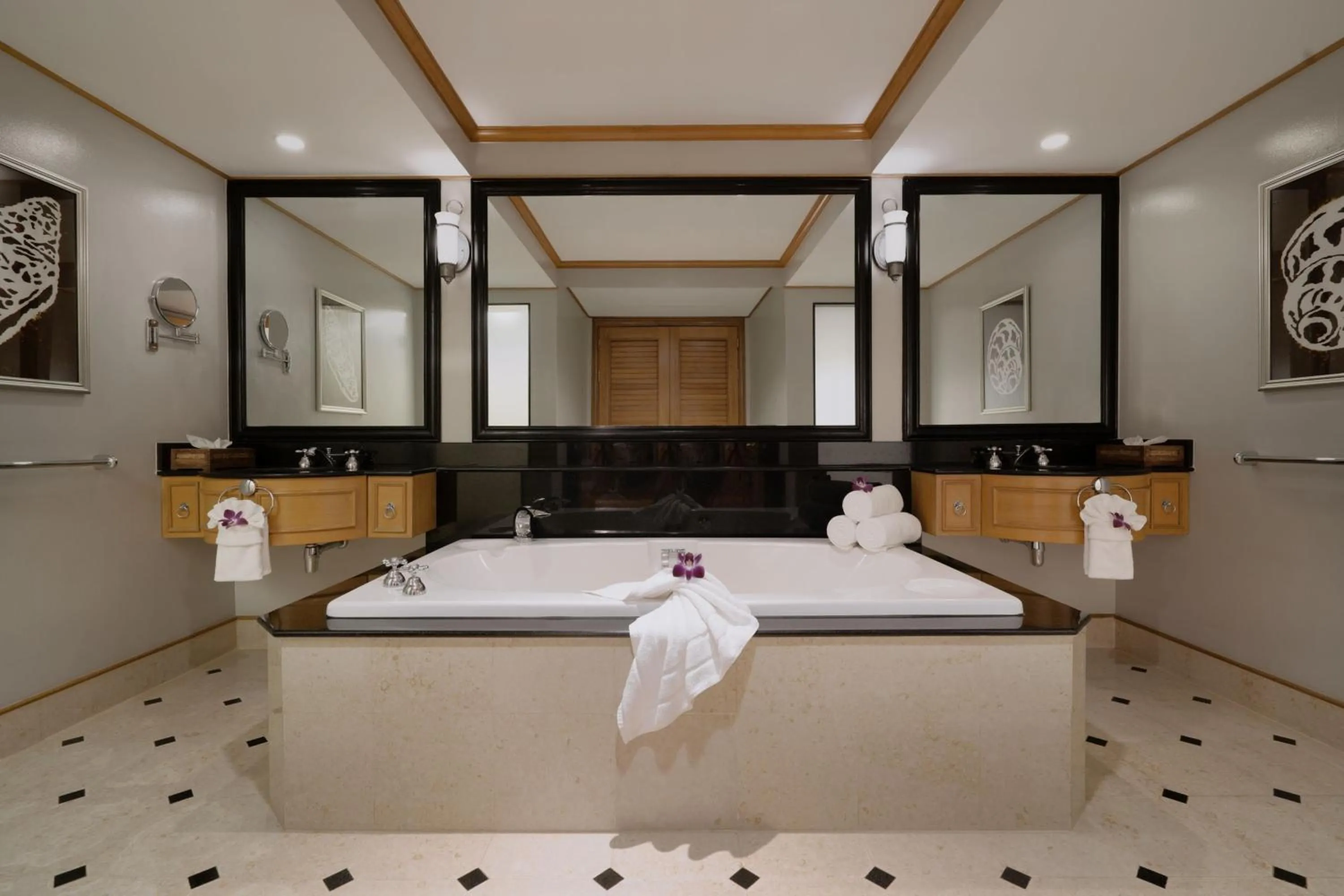 Bathroom in Marriott's Phuket Beach Club