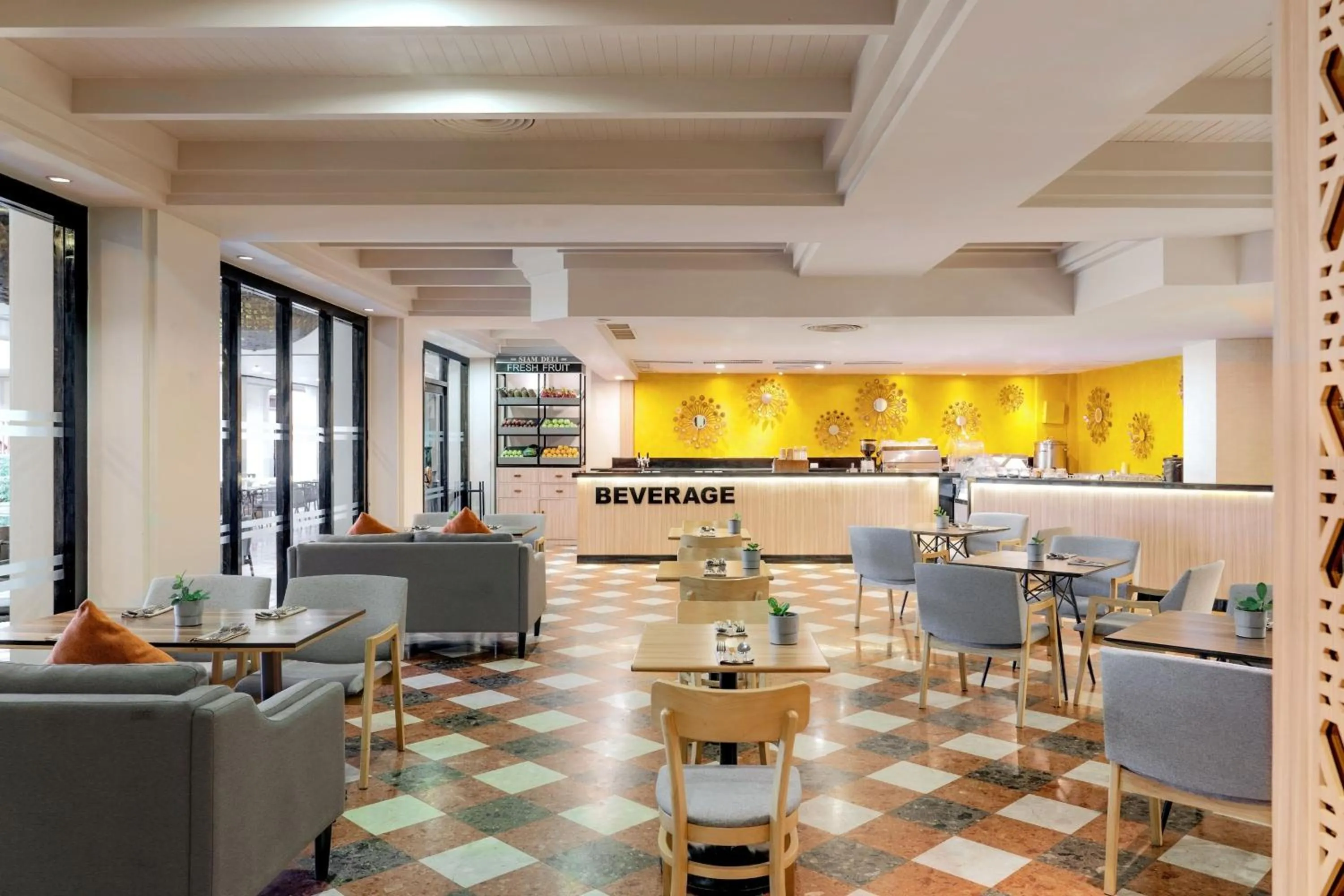 Restaurant/places to eat in Marriott's Phuket Beach Club