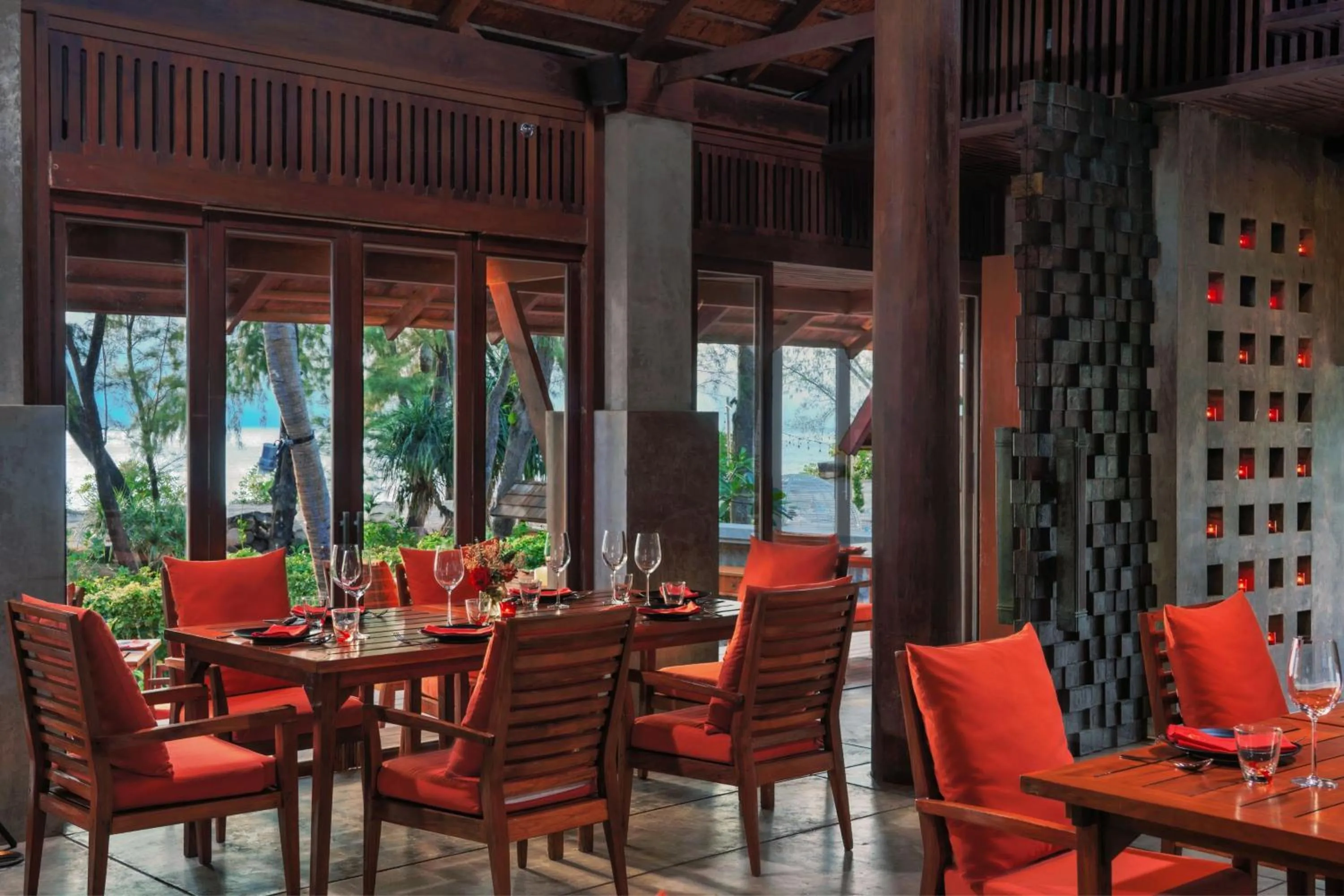 Restaurant/places to eat in Marriott's Phuket Beach Club