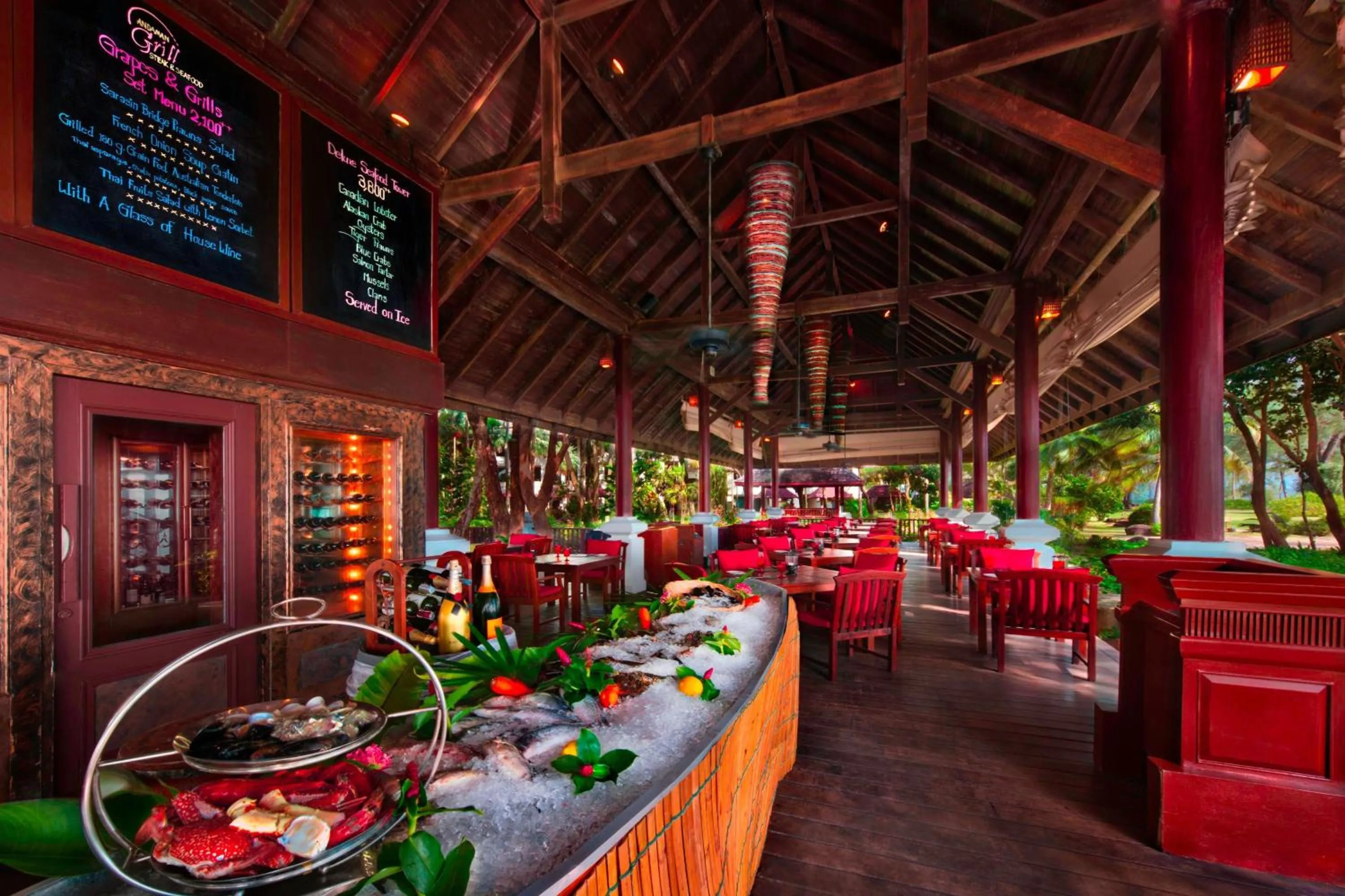 Restaurant/places to eat in Marriott's Phuket Beach Club