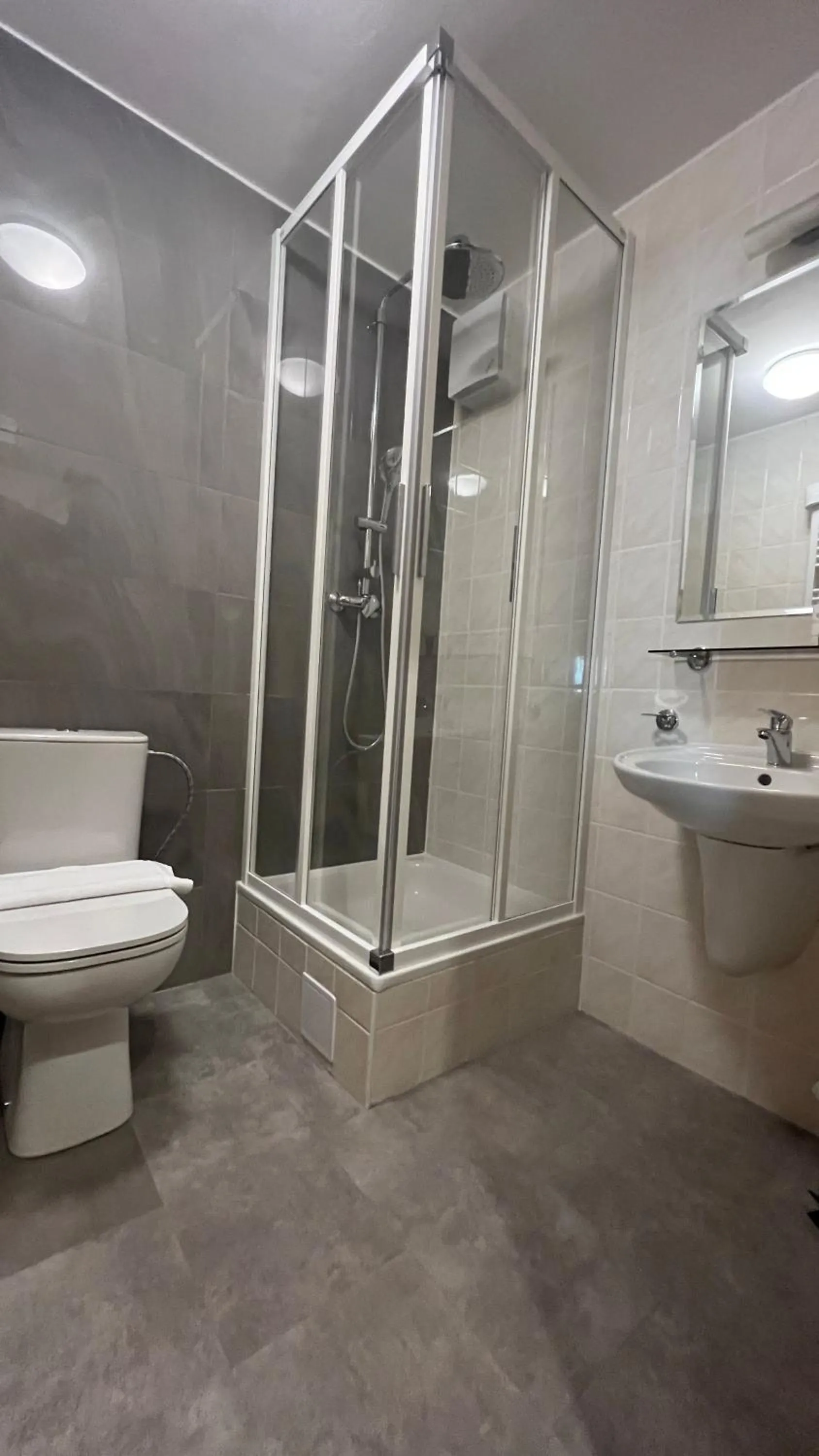 Shower in Hotel PAYER