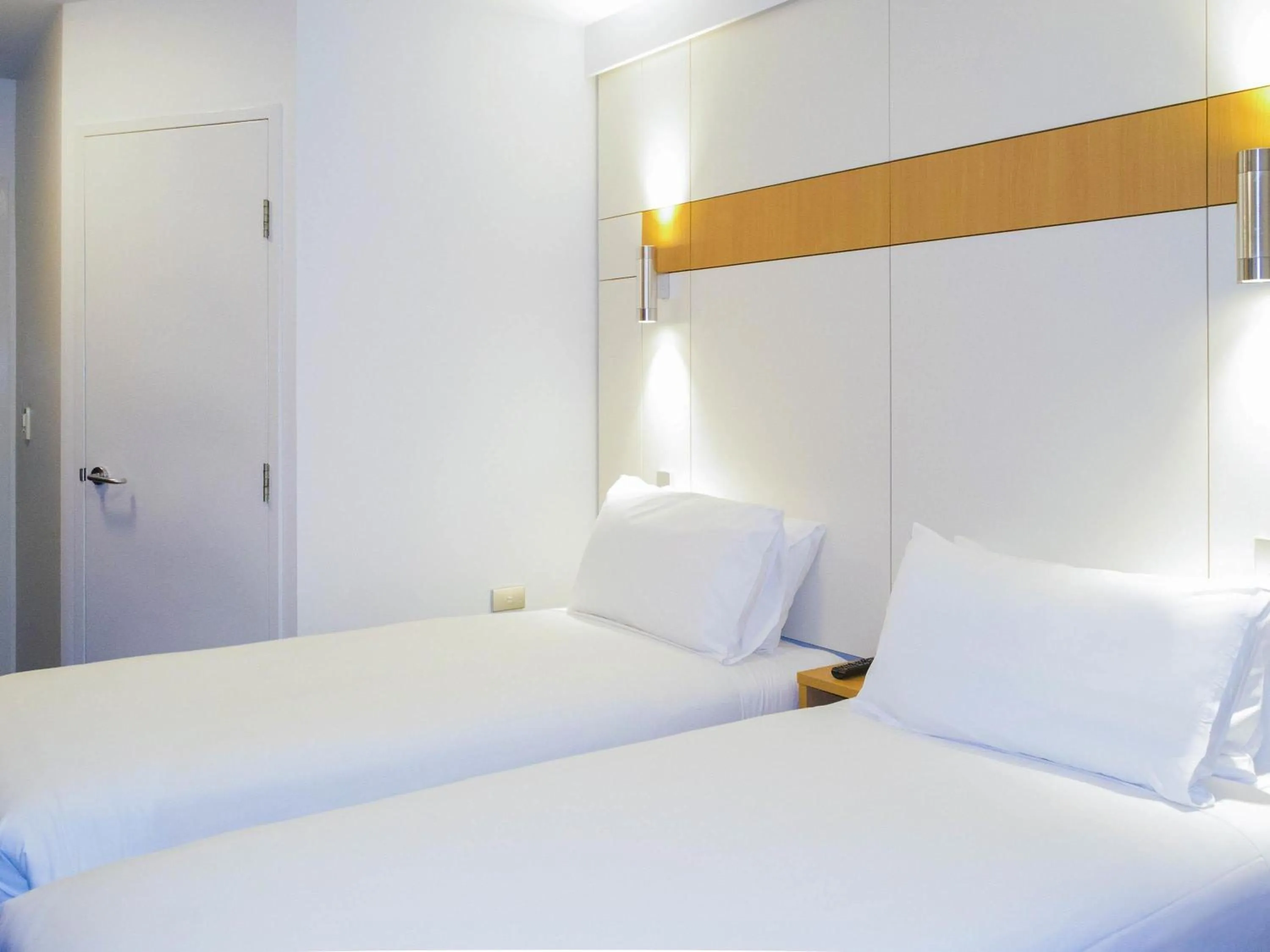 Bedroom, Bed in ibis Budget - Gosford