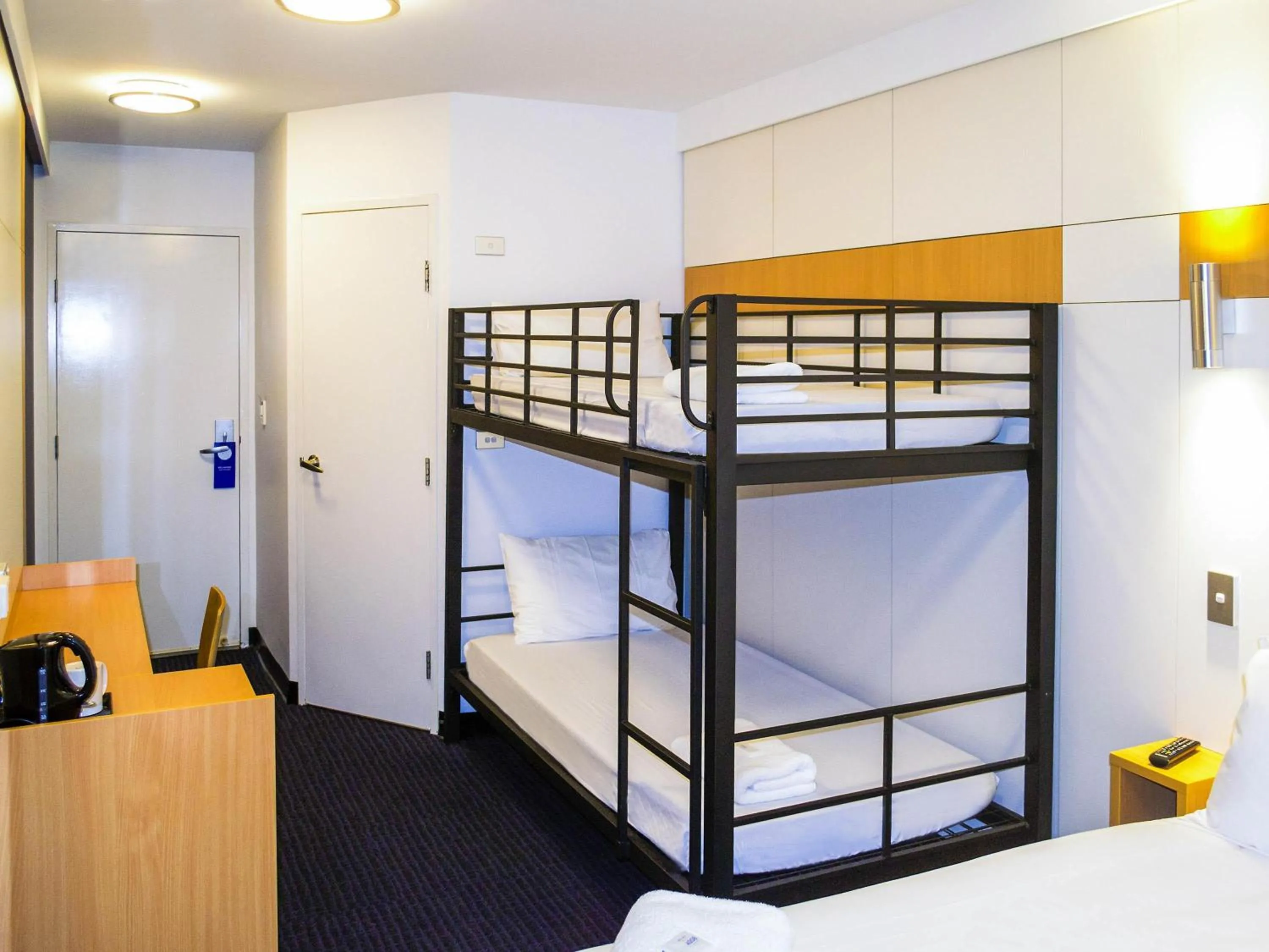 Bedroom, Bed in ibis Budget - Gosford