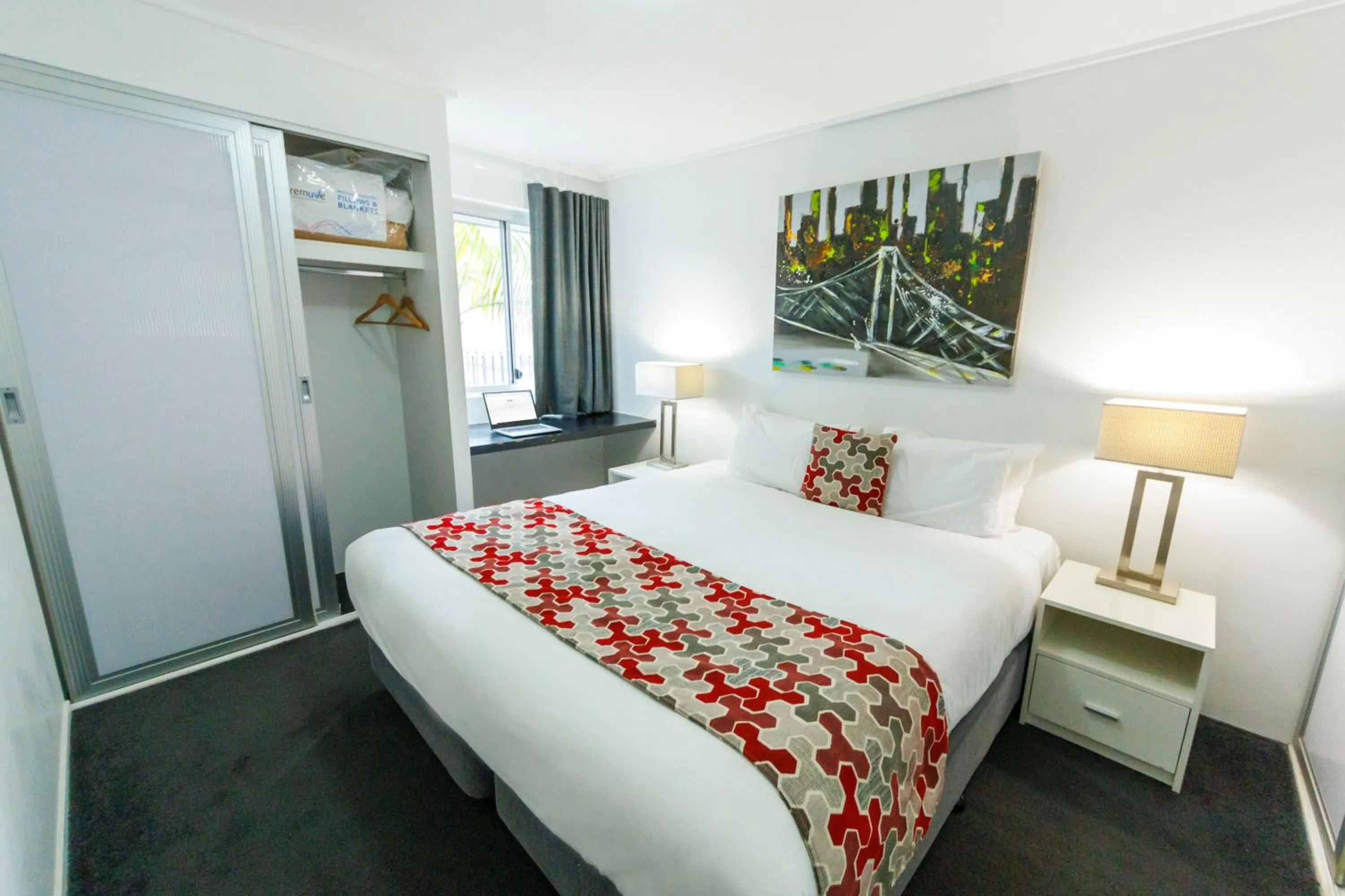 Bedroom, Bed in The Miro Apartments