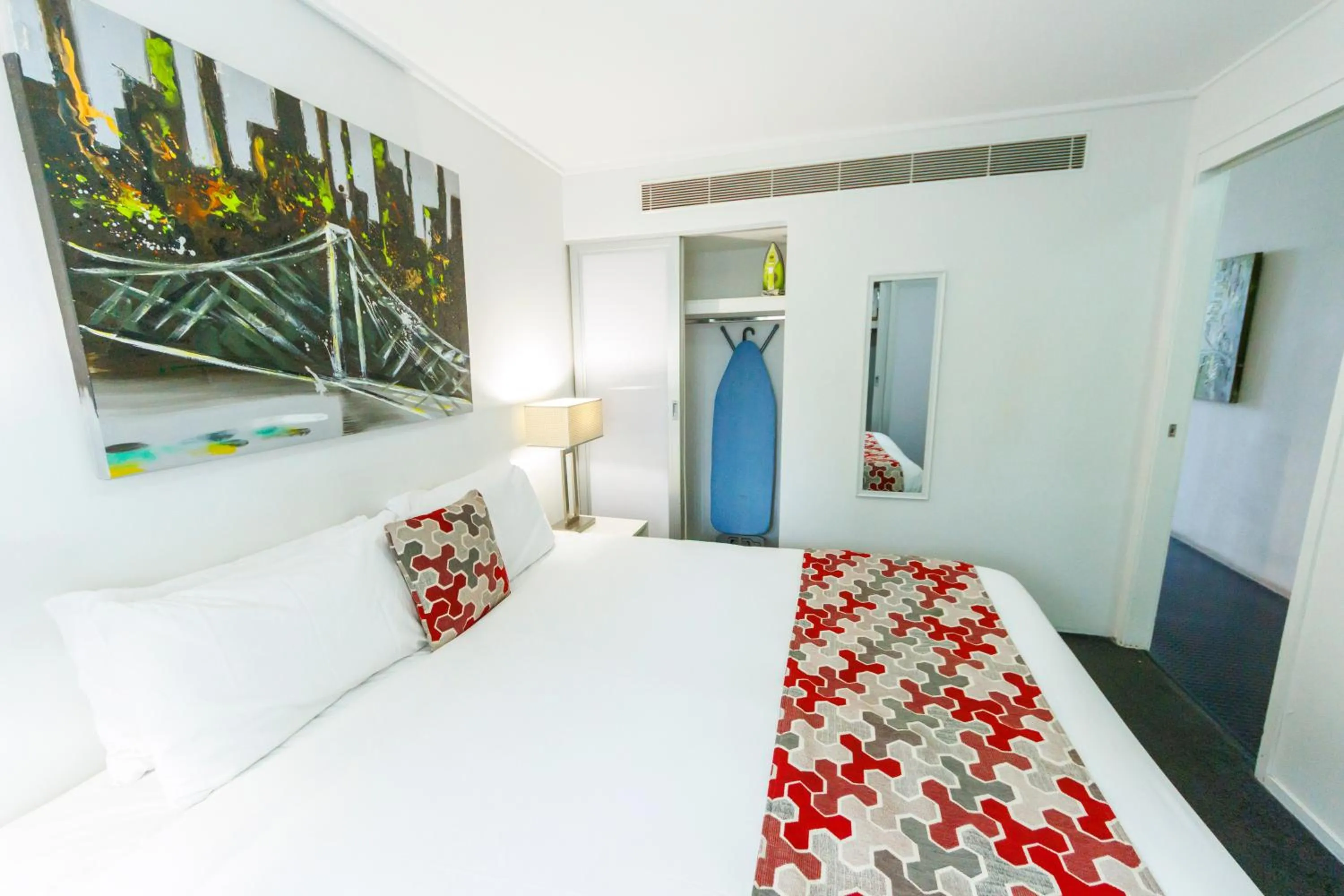 Bedroom, Bed in The Miro Apartments