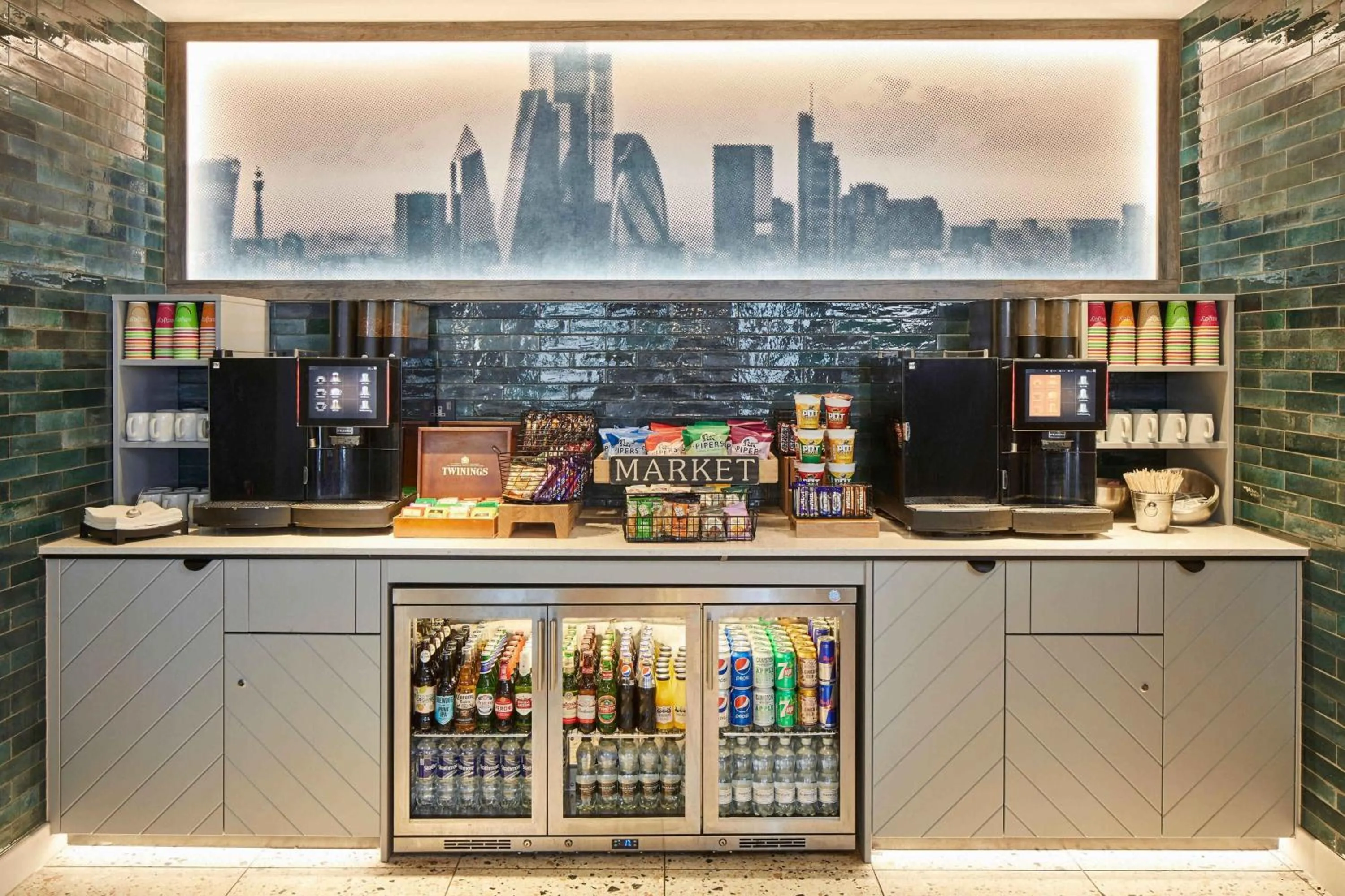 Restaurant/places to eat in Residence Inn by Marriott London Kensington