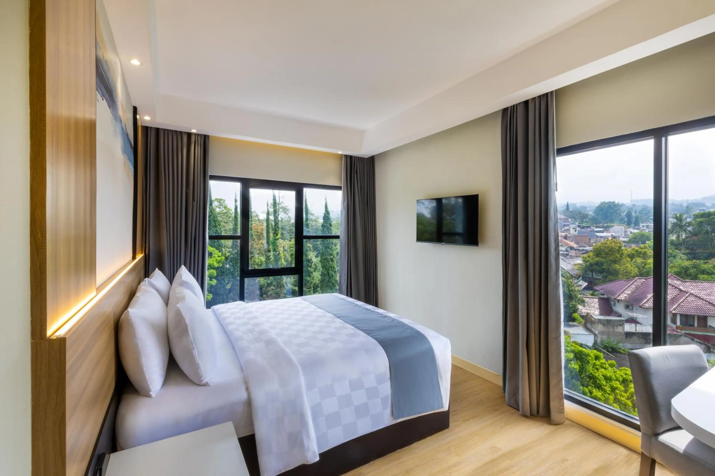 Deluxe Double Room - Non-Smoking in Best Western Setiabudhi Bandung