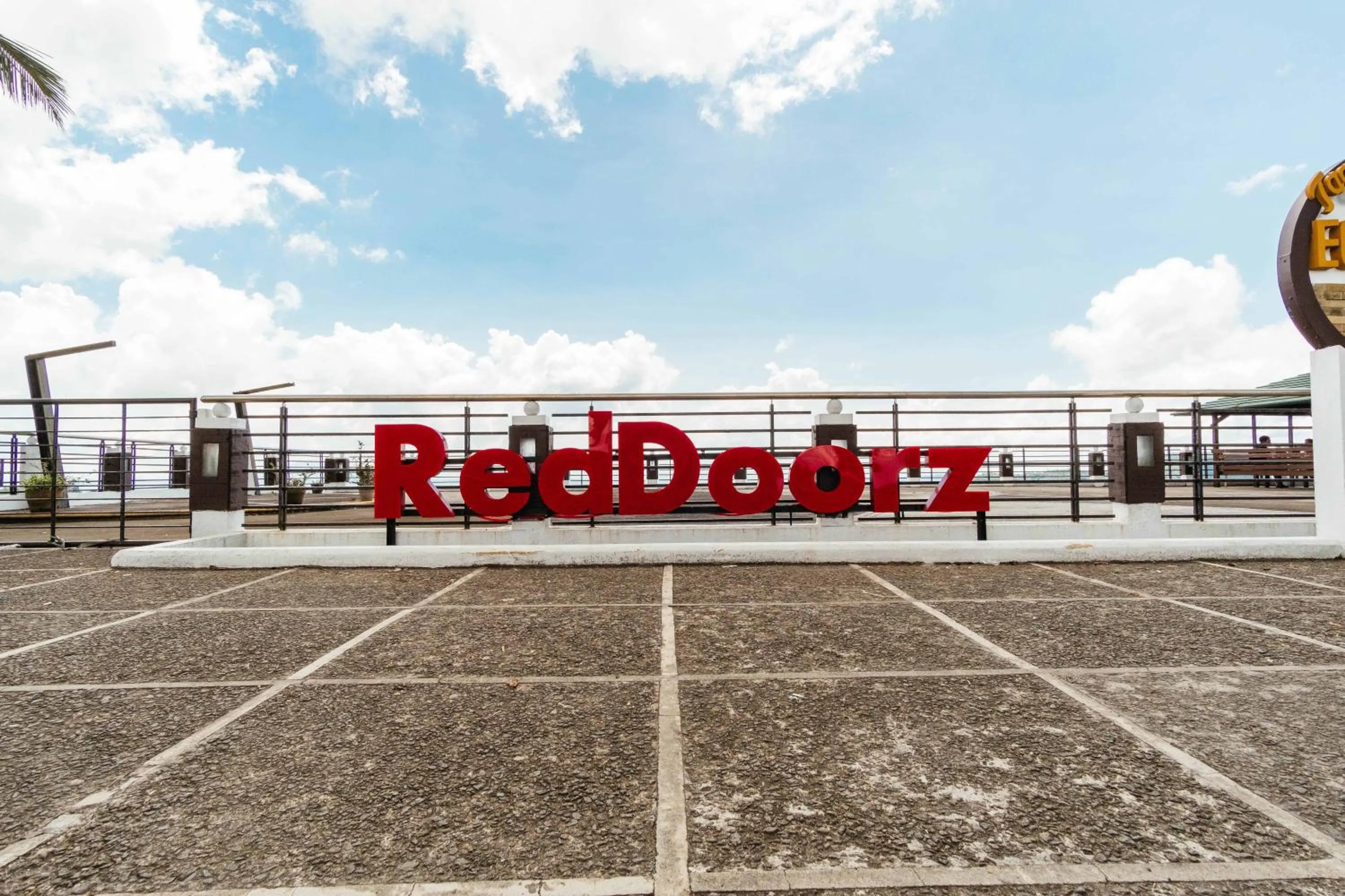 Day in RedDoorz Plus at The Ridge Tagaytay
