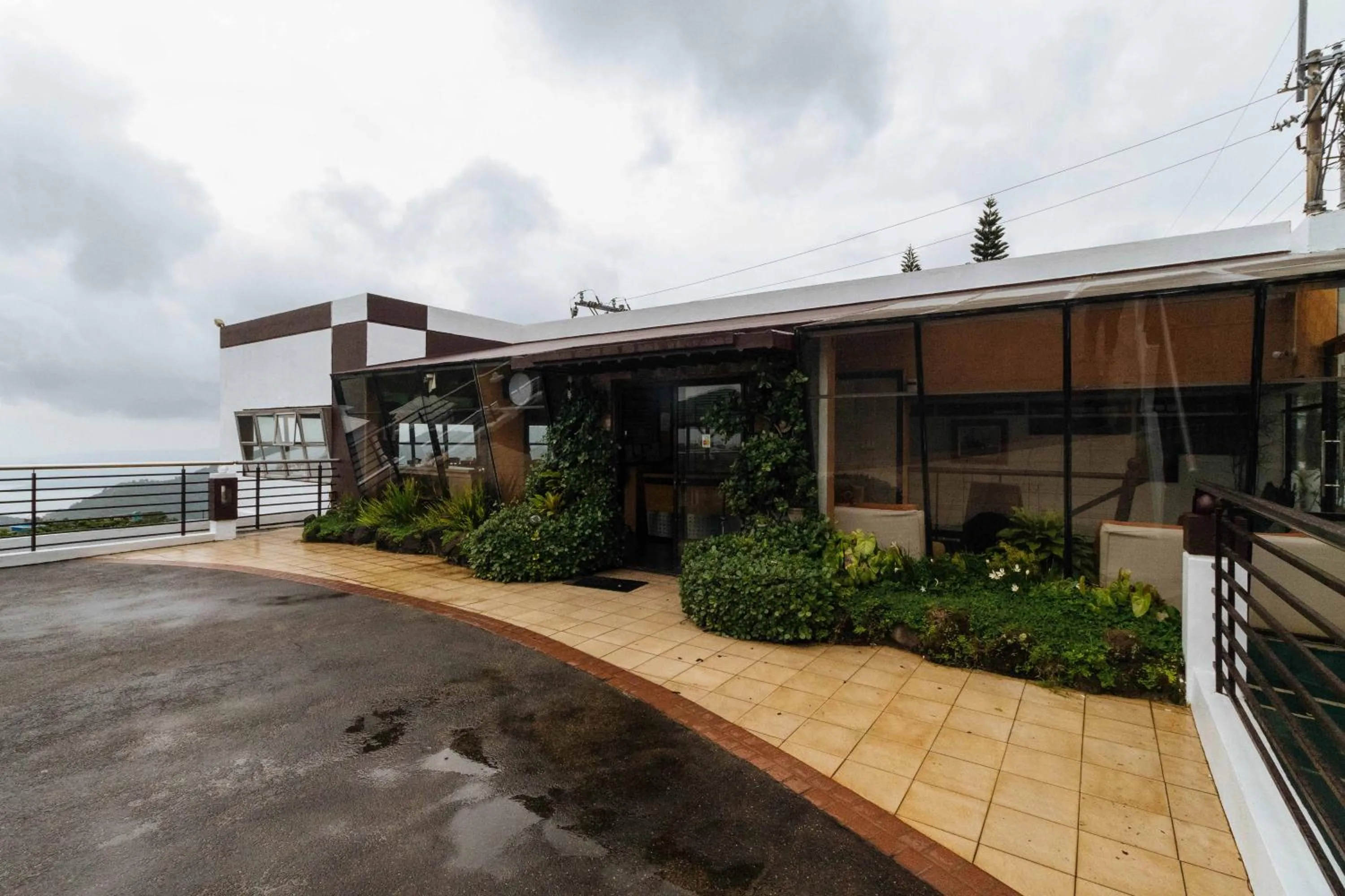 Property building in RedDoorz Plus at The Ridge Tagaytay