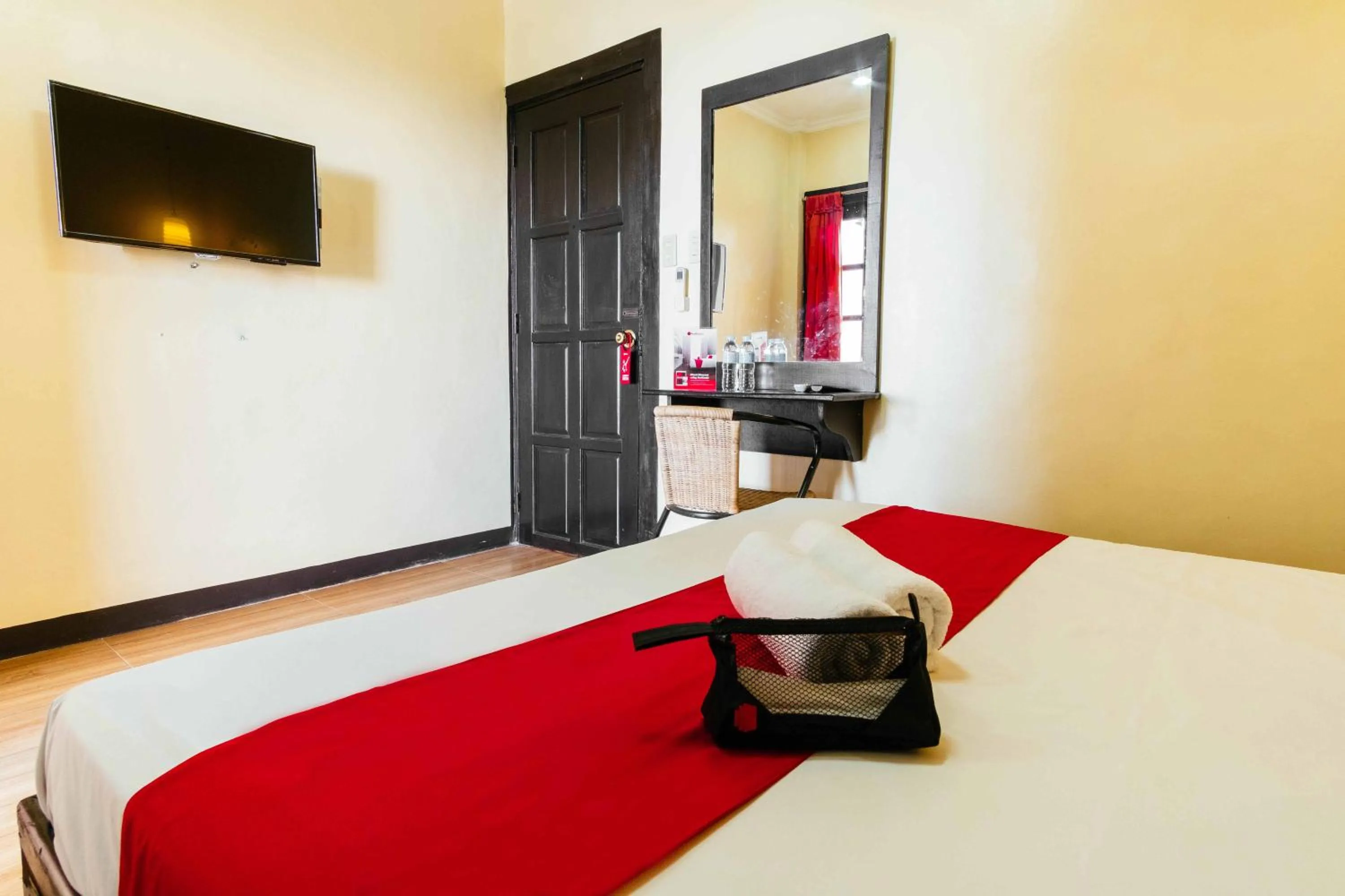 Bed in RedDoorz Plus at The Ridge Tagaytay