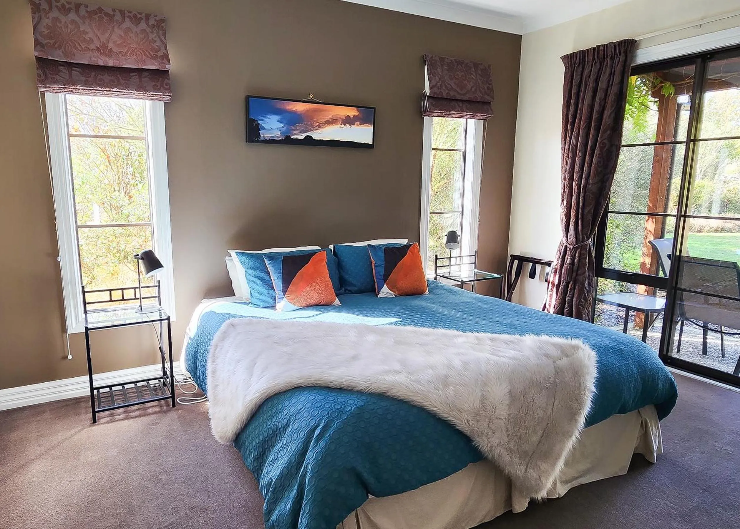 Bedroom, Bed in The Summit Lodge