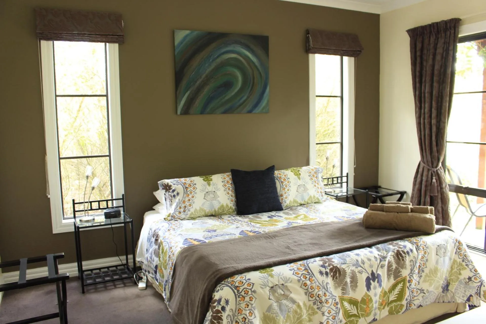 Bedroom, Bed in The Summit Lodge