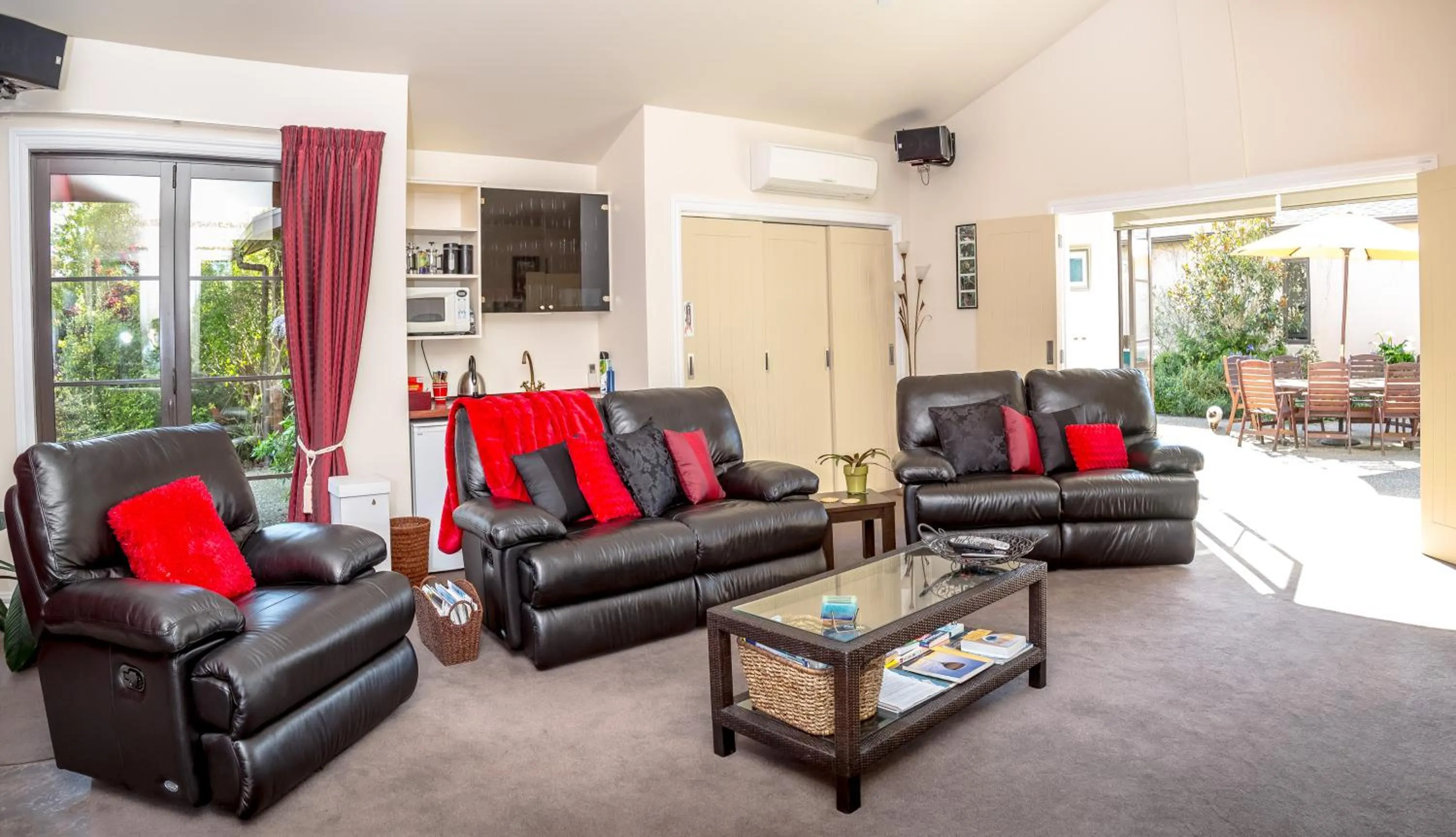 Communal lounge/ TV room in The Summit Lodge