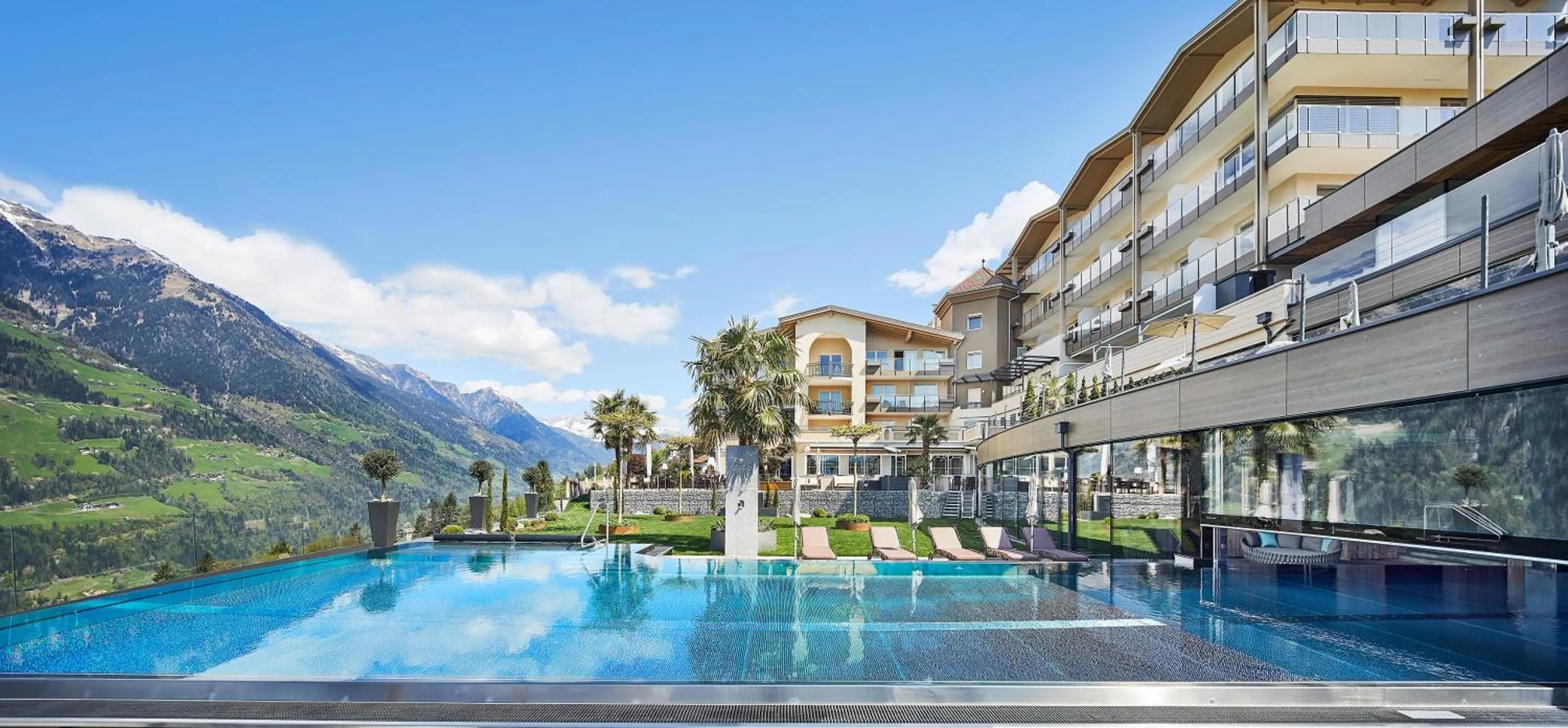 Property building in Hotel Das Sonnenparadies